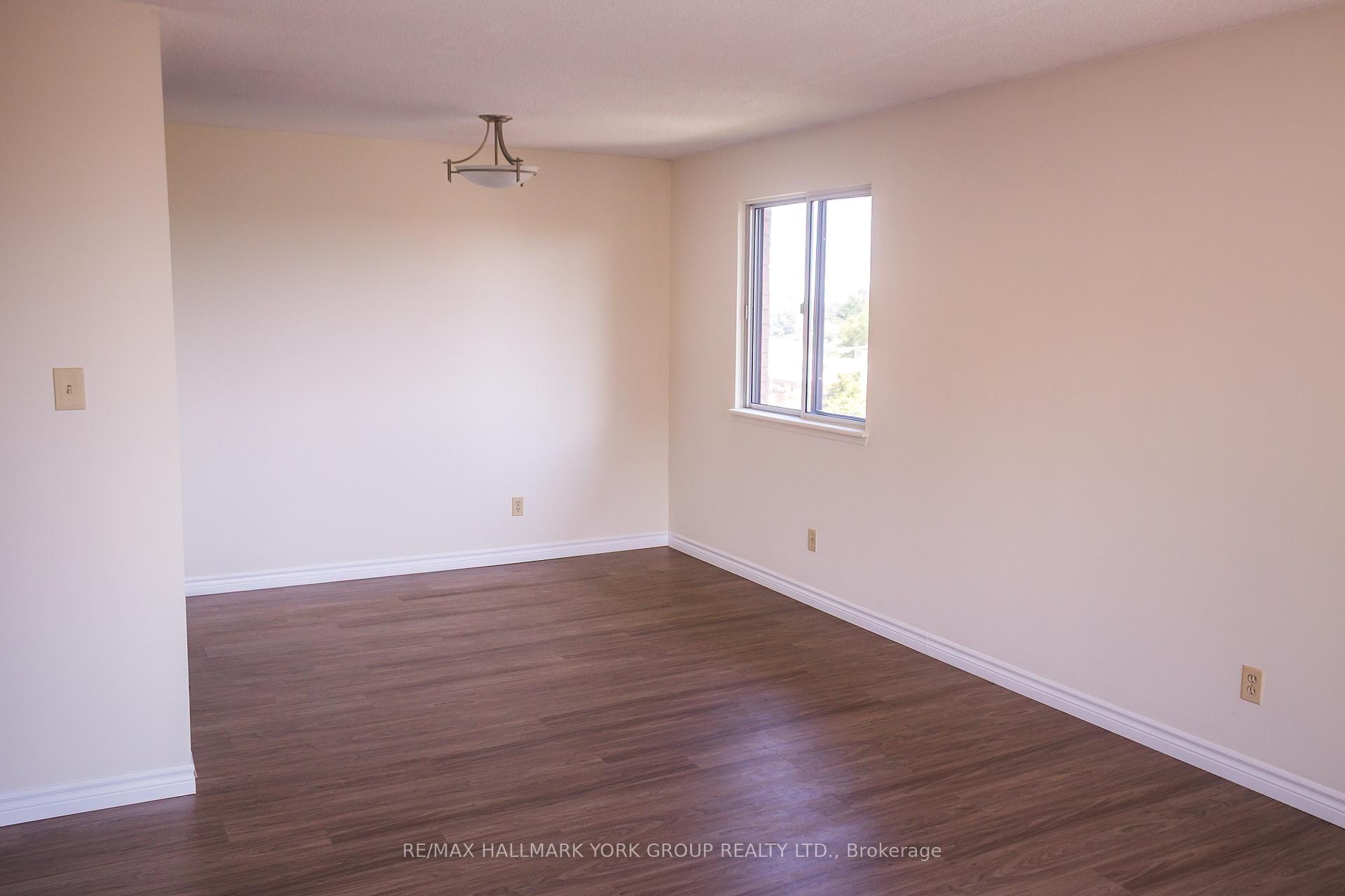 Photo 19 of Unit M14, 141 Edgehill Drive, Barrie, Letitia Heights — HOMEH