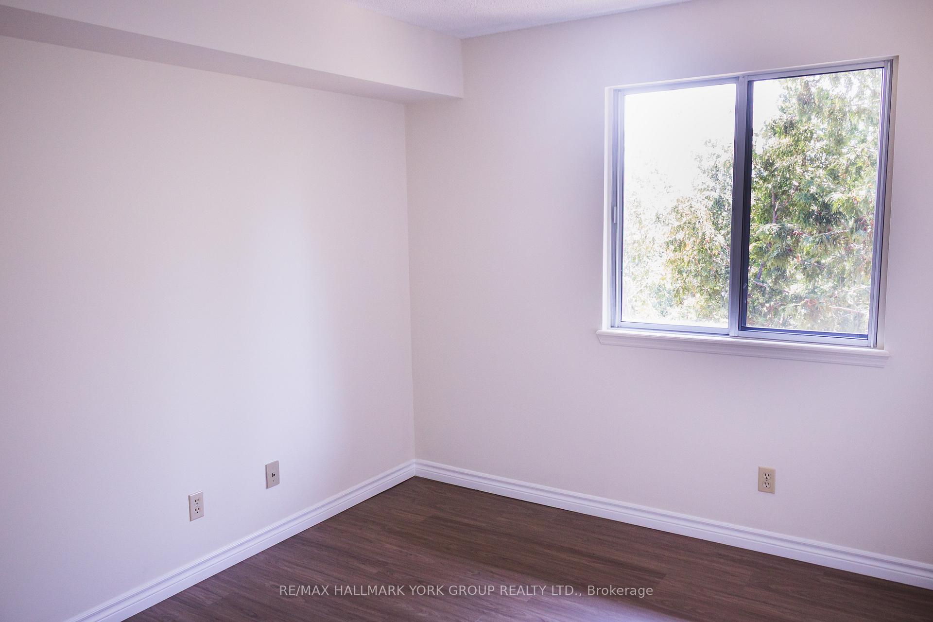 Photo 21 of Unit M14, 141 Edgehill Drive, Barrie, Letitia Heights — HOMEH