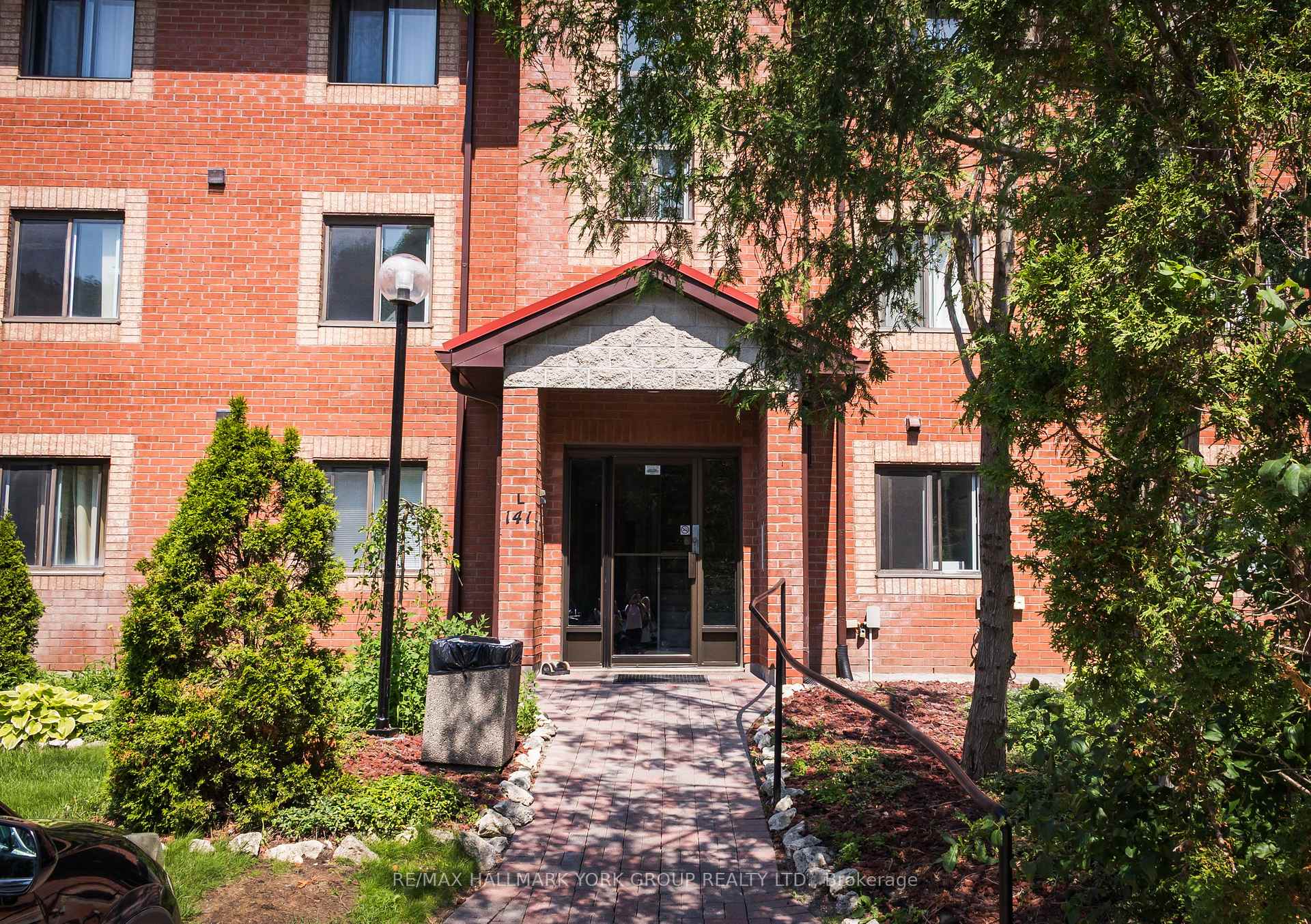 Photo 1 of Unit M14, 141 Edgehill Drive, Barrie, Letitia Heights — HOMEH