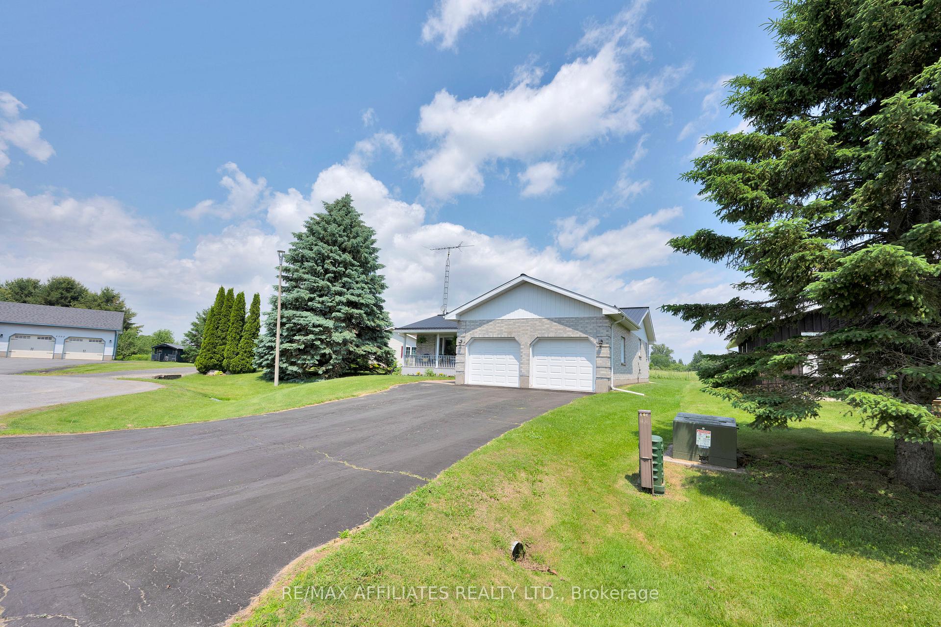 Photo 4 of 5210 Meadowland Drive W, Edwardsburgh/Cardinal, Town of Cardinal — HOMEH