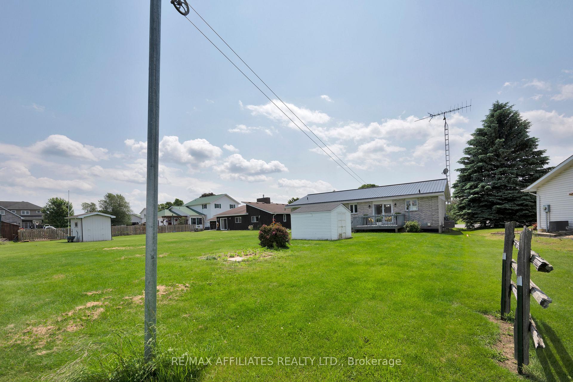 Photo 8 of 5210 Meadowland Drive W, Edwardsburgh/Cardinal, Town of Cardinal — HOMEH