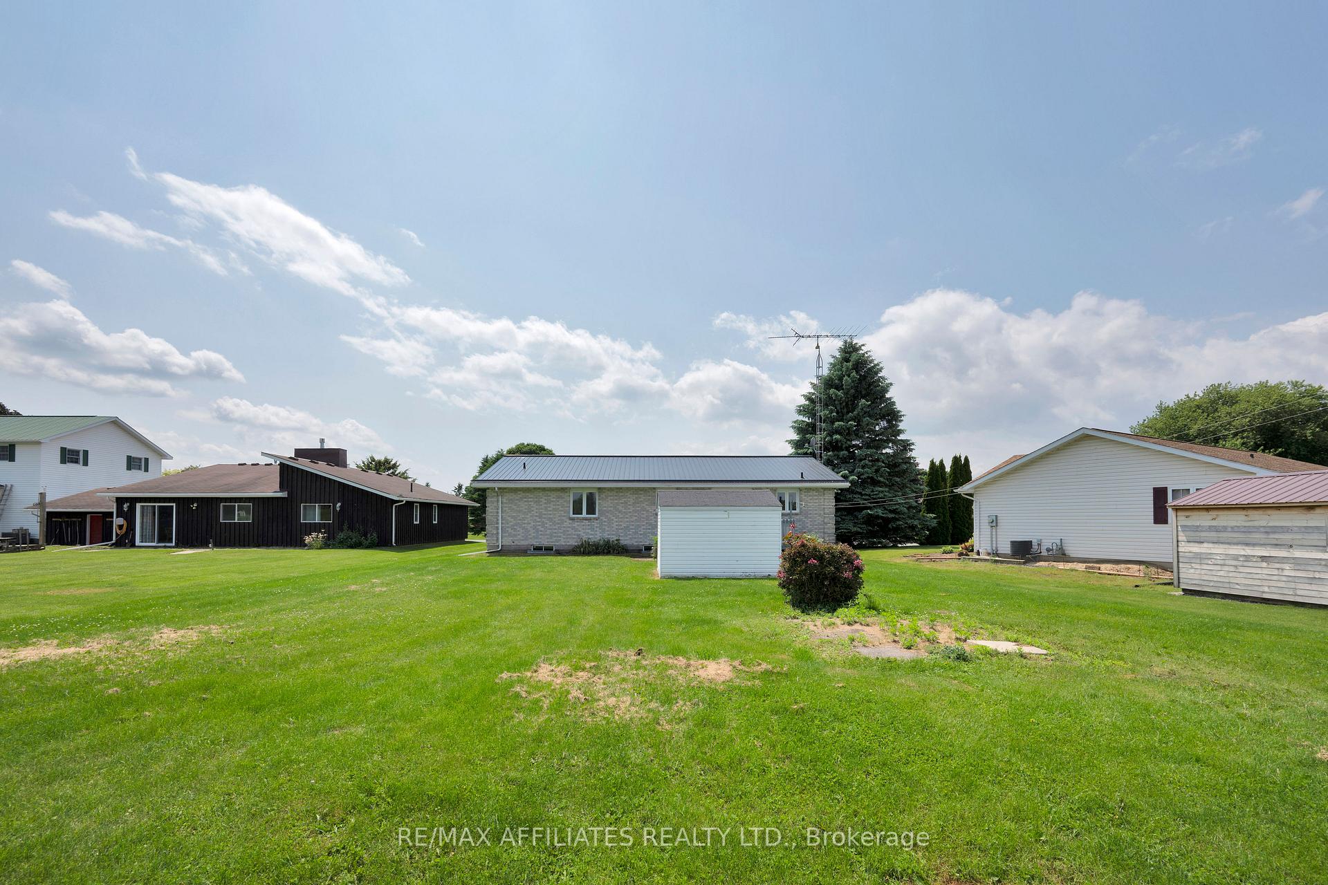 Photo 10 of 5210 Meadowland Drive W, Edwardsburgh/Cardinal, Town of Cardinal — HOMEH