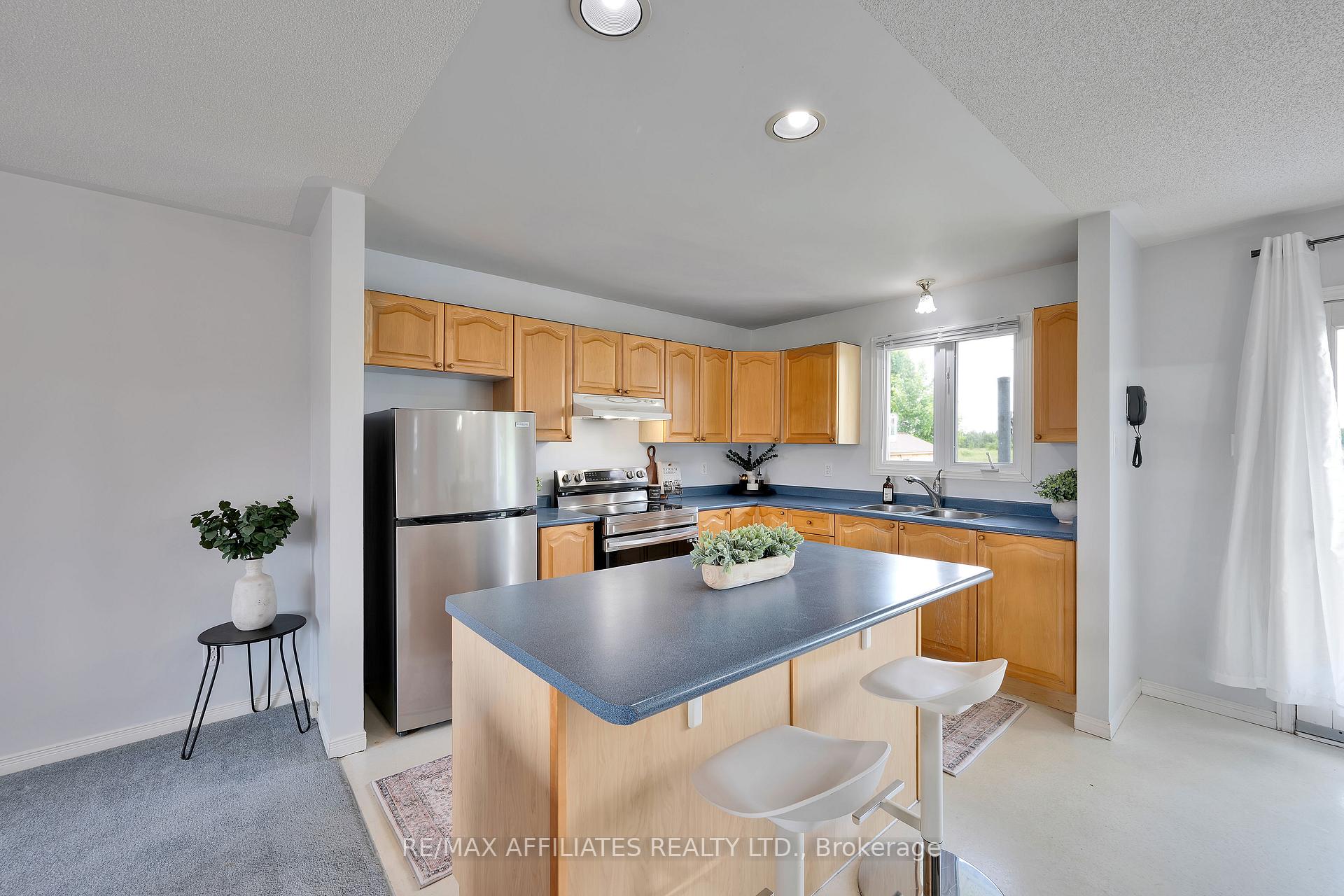 Photo 25 of 5210 Meadowland Drive W, Edwardsburgh/Cardinal, Town of Cardinal — HOMEH
