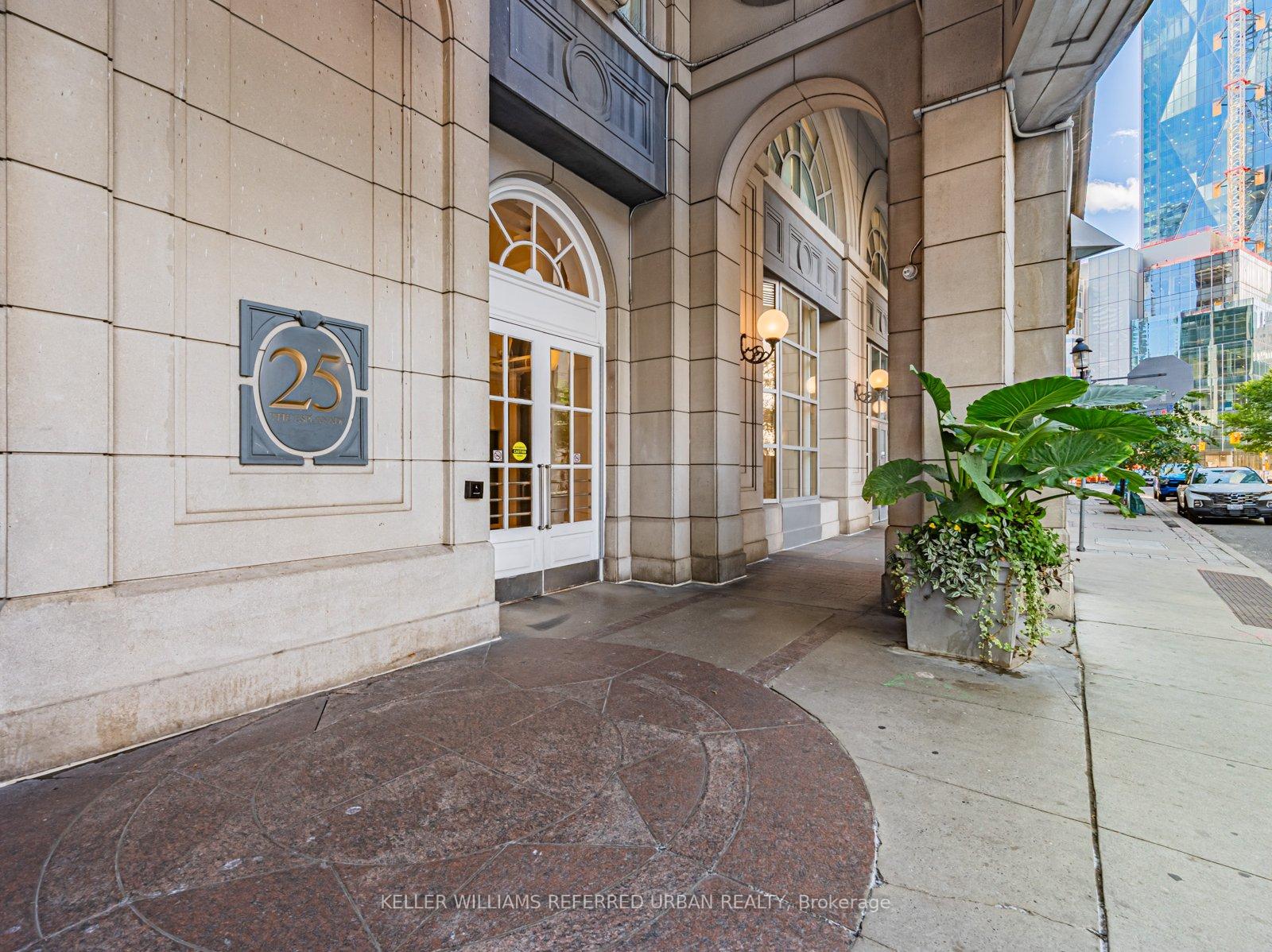 Photo 2 of Unit 907, 25 The Esplanade, Toronto, Waterfront Communities — HOMEH
