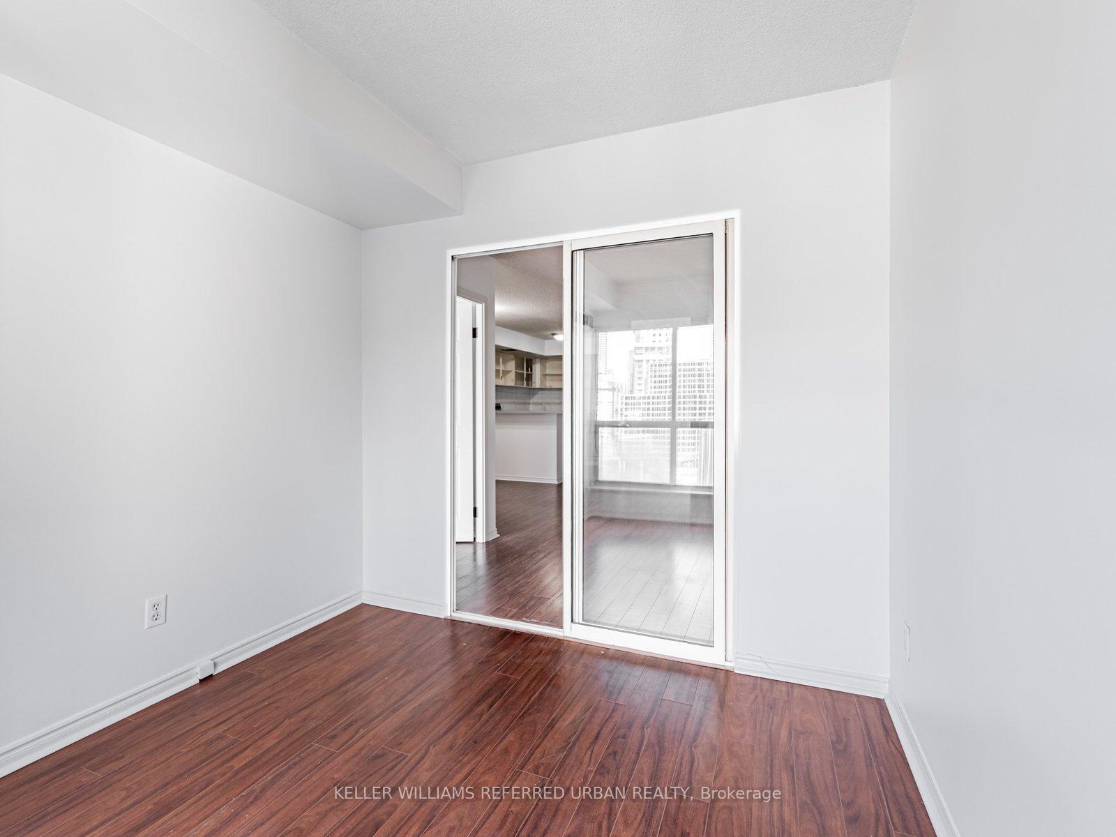 Photo 39 of Unit 907, 25 The Esplanade, Toronto, Waterfront Communities — HOMEH