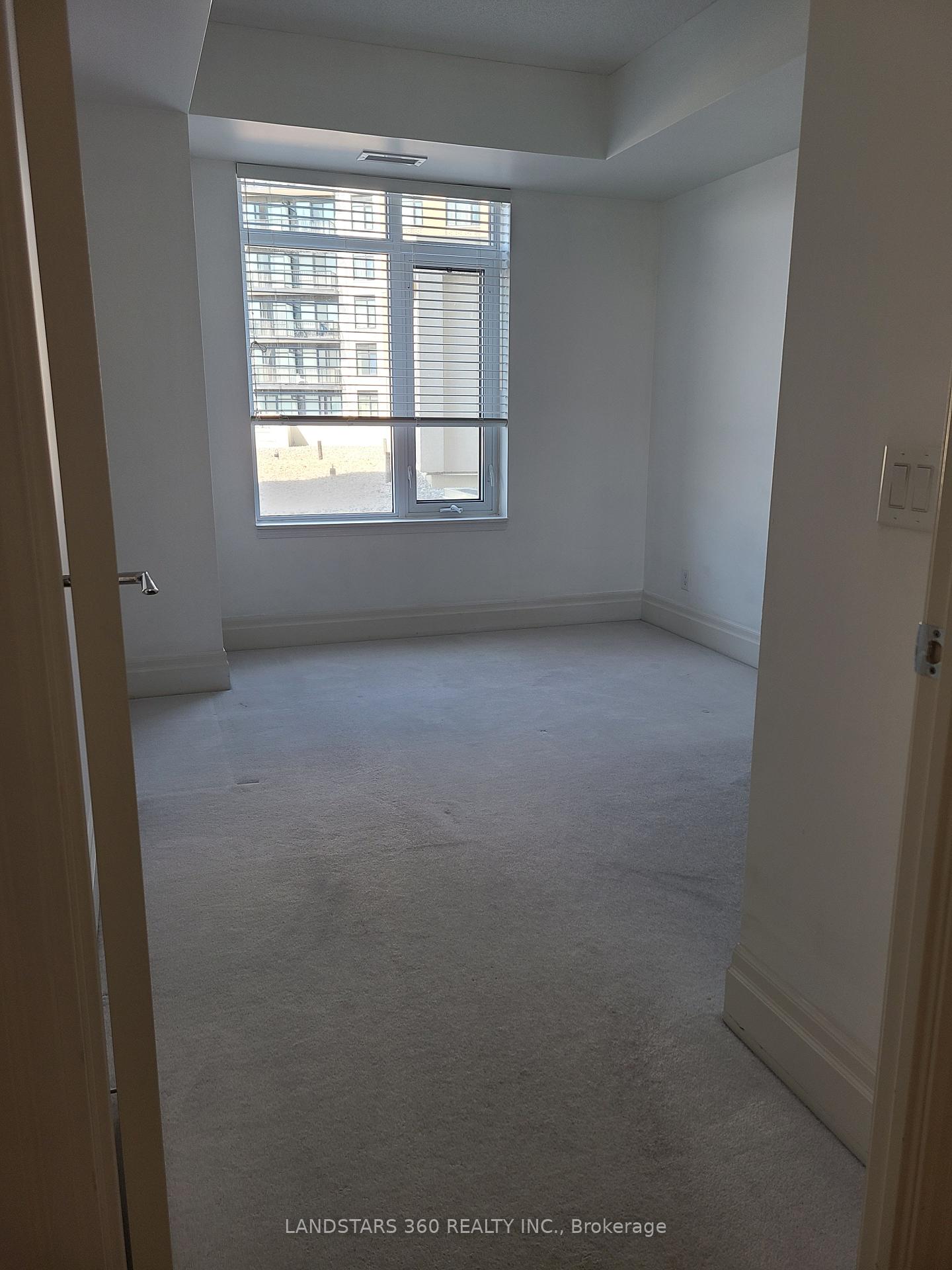Photo 4 of Unit 701, 131 Upper Duke Crescent, Markham, Unionville — HOMEH