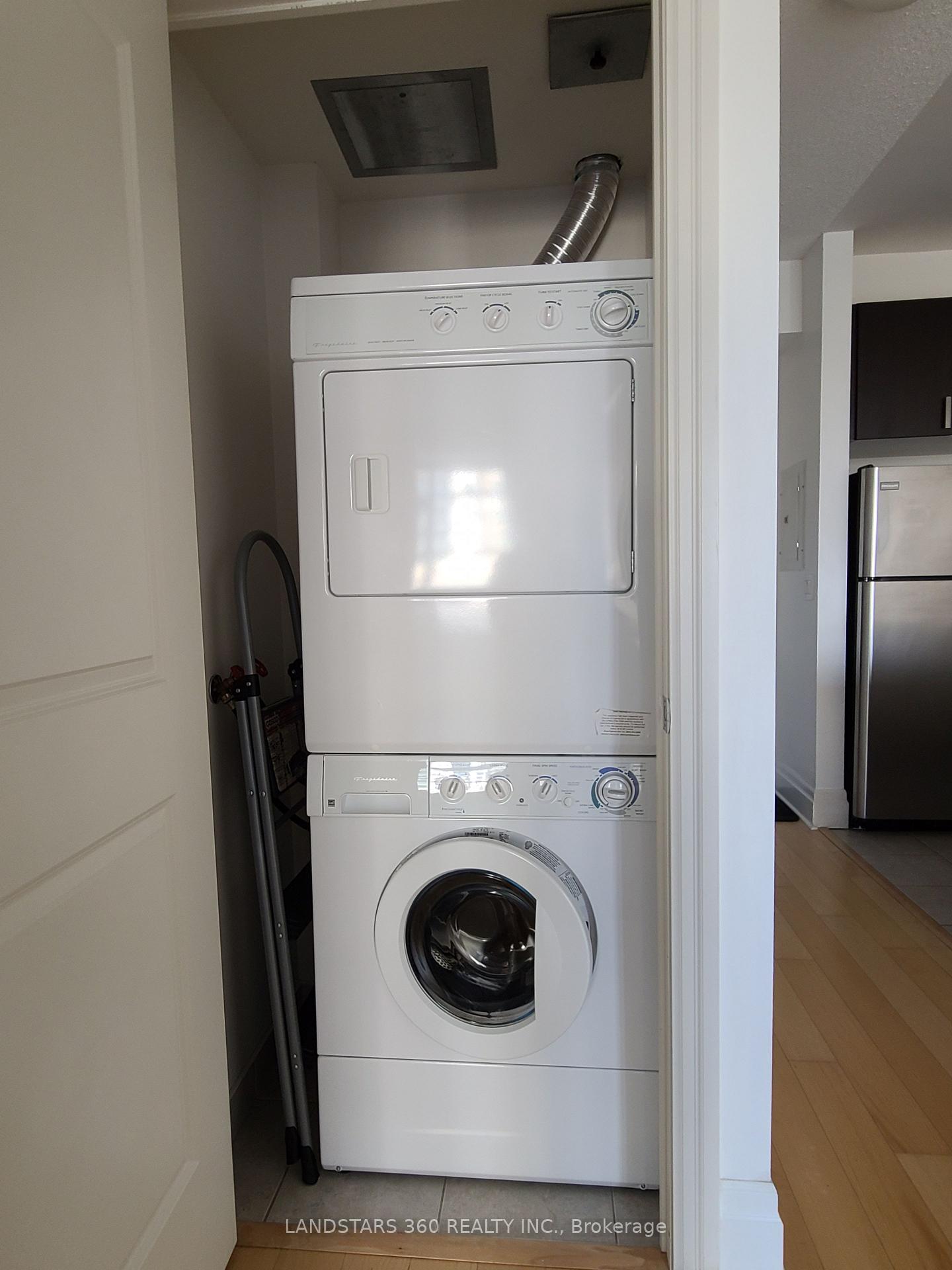 Photo 6 of Unit 701, 131 Upper Duke Crescent, Markham, Unionville — HOMEH