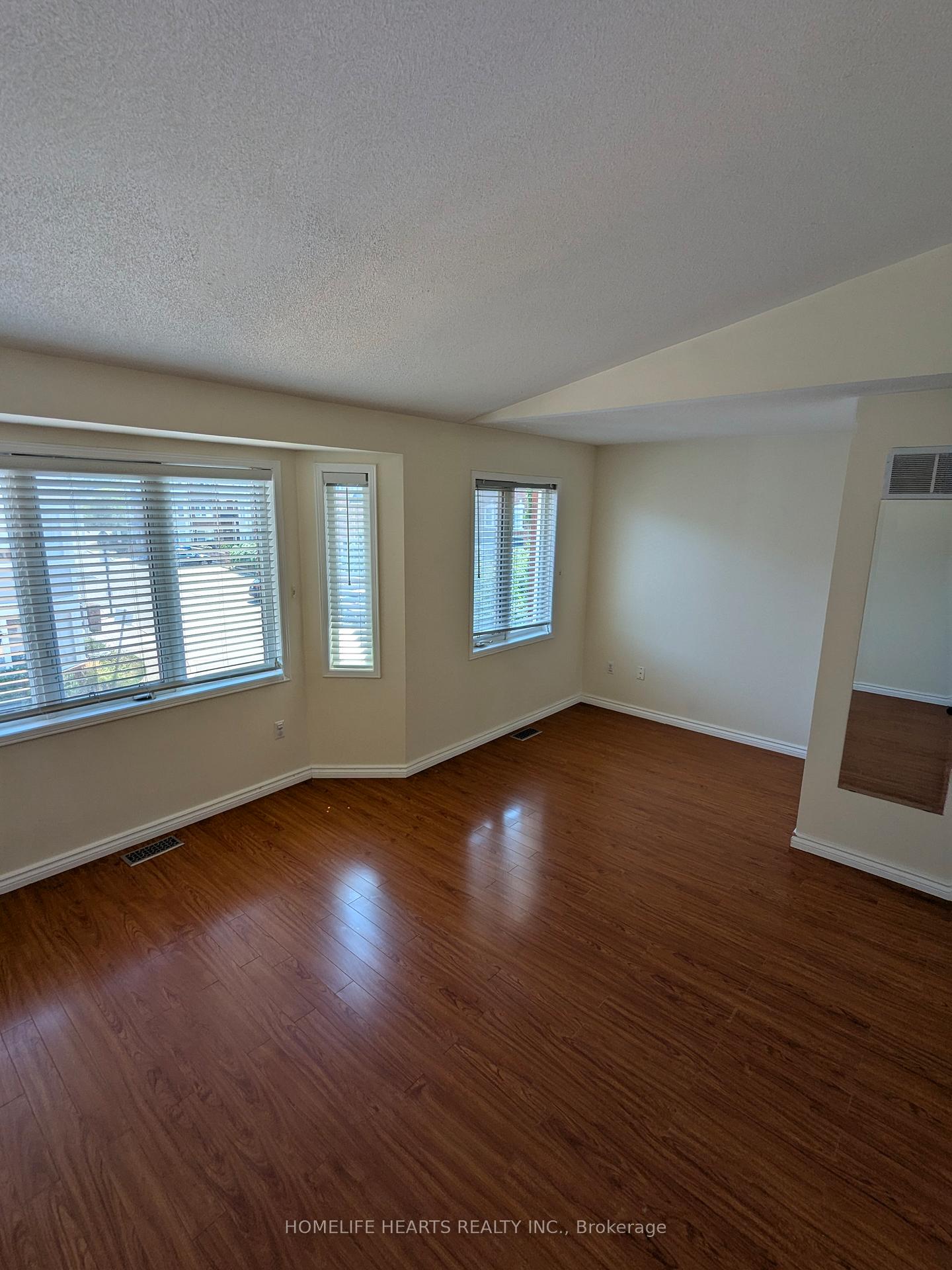 Photo 26 of Unit 185, 18 Clark Avenue W, Vaughan, Crestwood-Springfarm-Yorkhill — HOMEH
