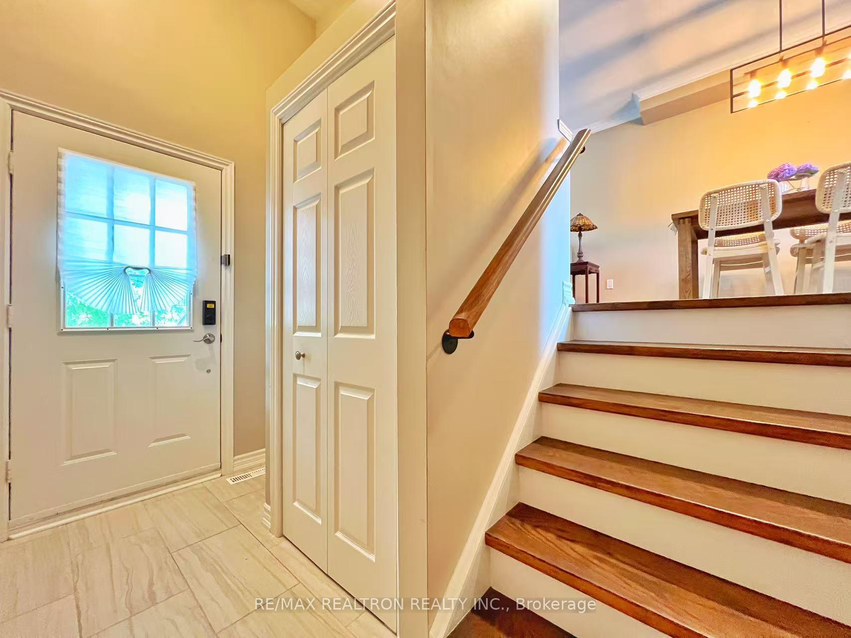 Photo 4 of 78 Rougehaven Way, Markham, Vinegar Hill — HOMEH