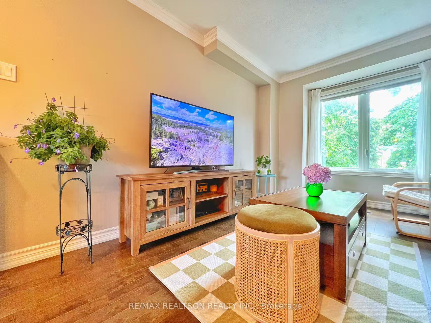 Photo 5 of 78 Rougehaven Way, Markham, Vinegar Hill — HOMEH