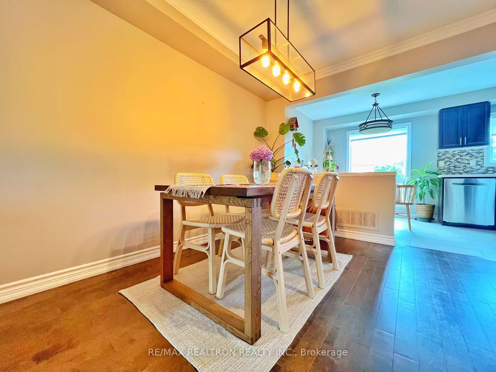 Photo 8 of 78 Rougehaven Way, Markham, Vinegar Hill — HOMEH