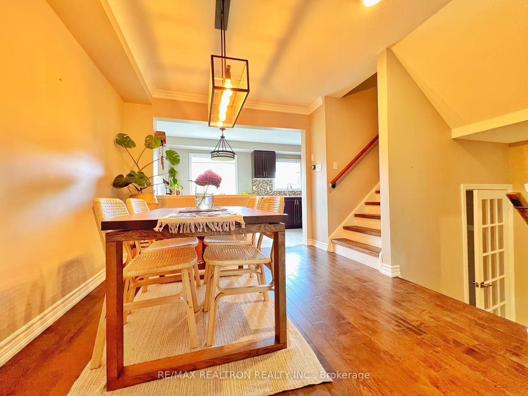 Photo 9 of 78 Rougehaven Way, Markham, Vinegar Hill — HOMEH