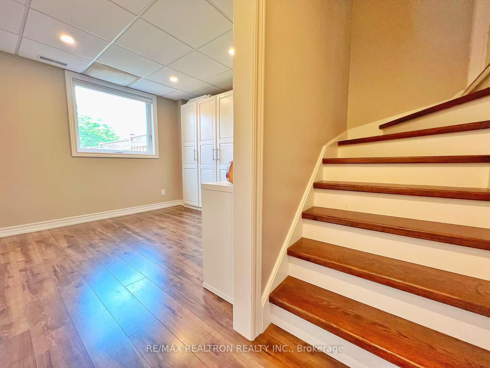 Photo 23 of 78 Rougehaven Way, Markham, Vinegar Hill — HOMEH