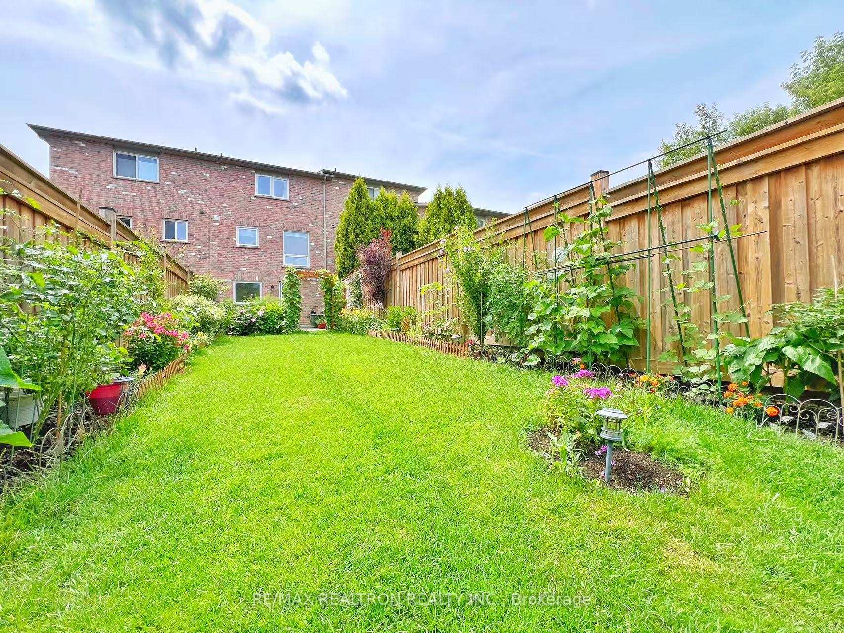Photo 29 of 78 Rougehaven Way, Markham, Vinegar Hill — HOMEH