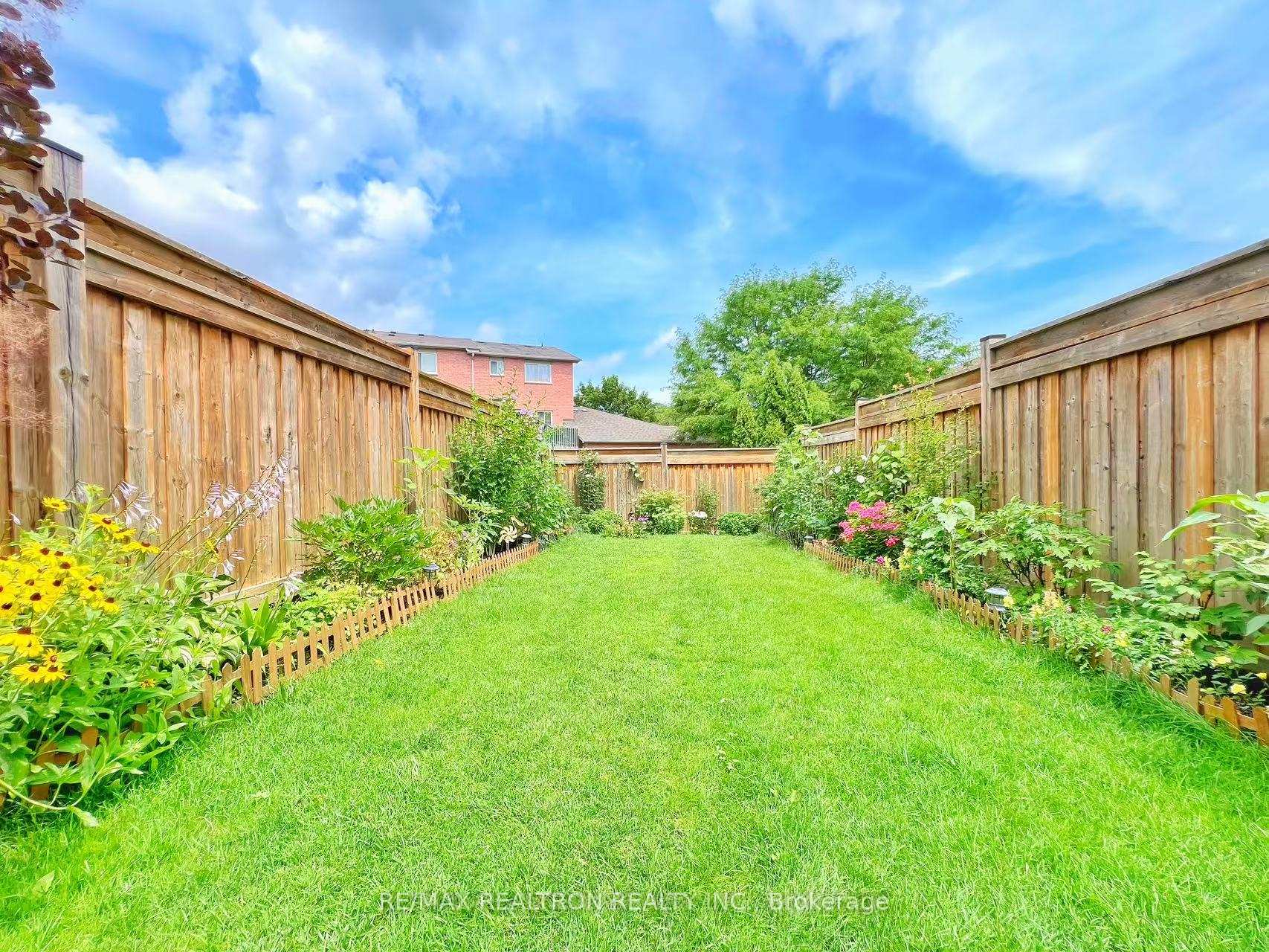 Photo 30 of 78 Rougehaven Way, Markham, Vinegar Hill — HOMEH