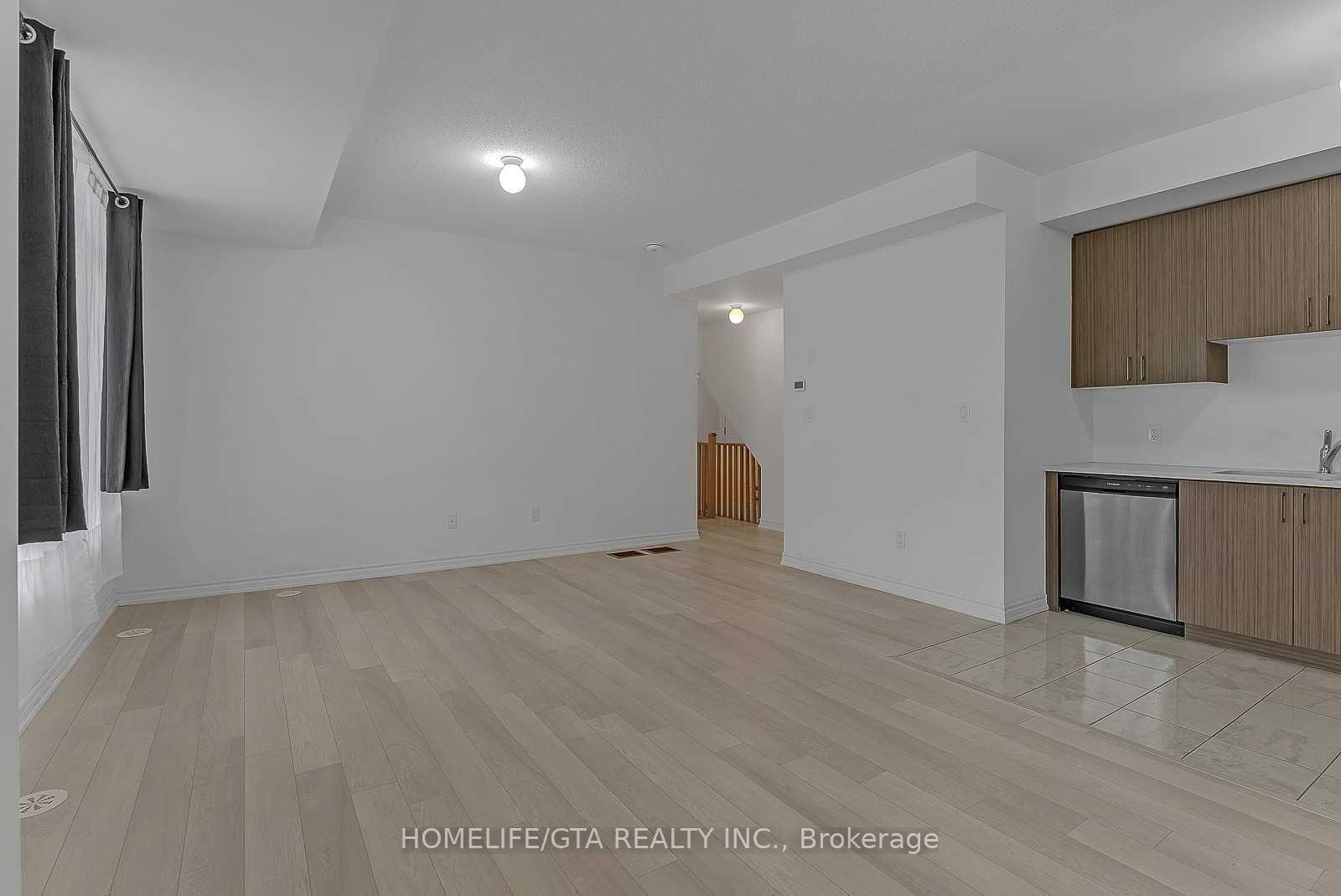 Photo 5 of 1782 Rex Heath Drive, Pickering, Duffin Heights — HOMEH