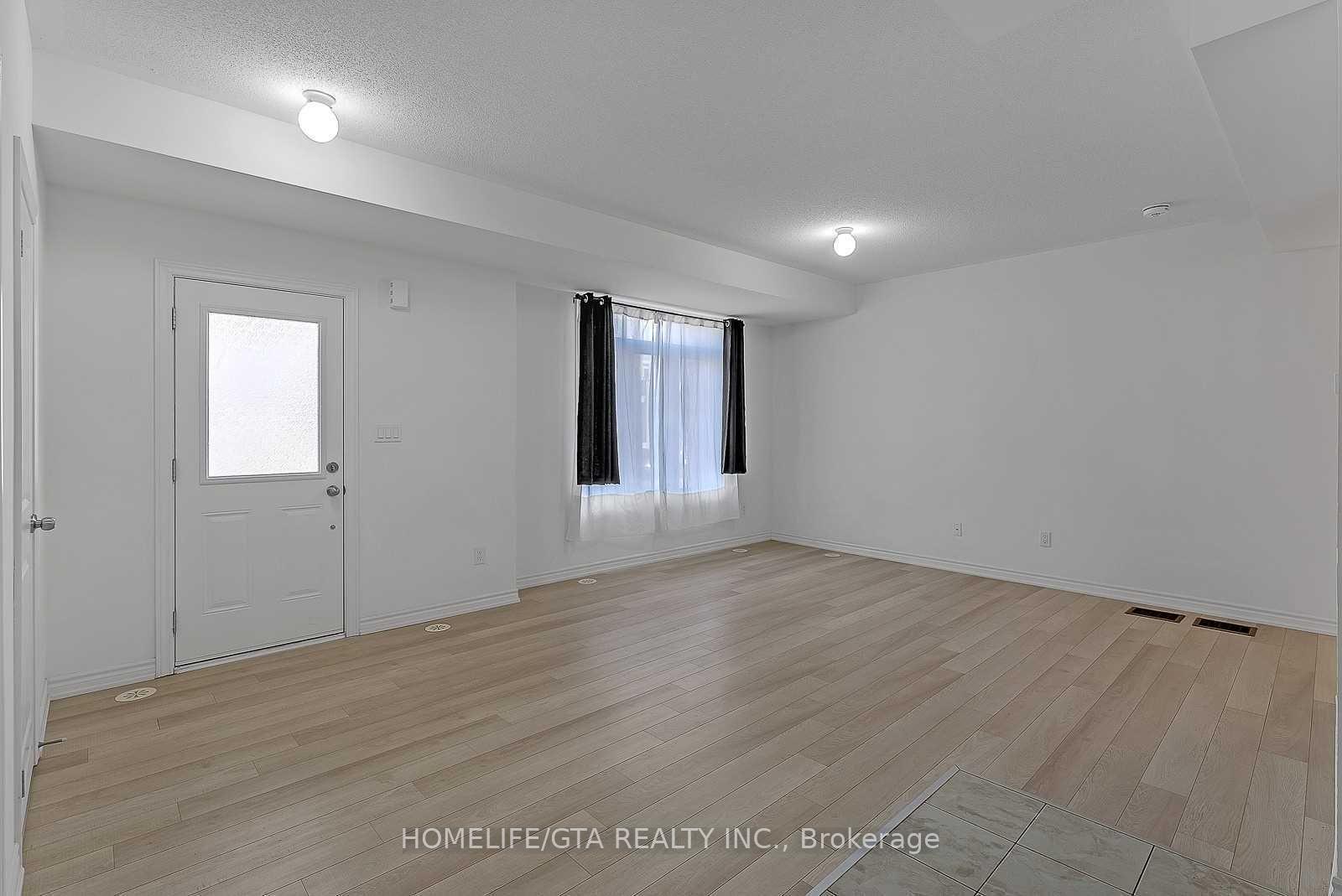 Photo 6 of 1782 Rex Heath Drive, Pickering, Duffin Heights — HOMEH