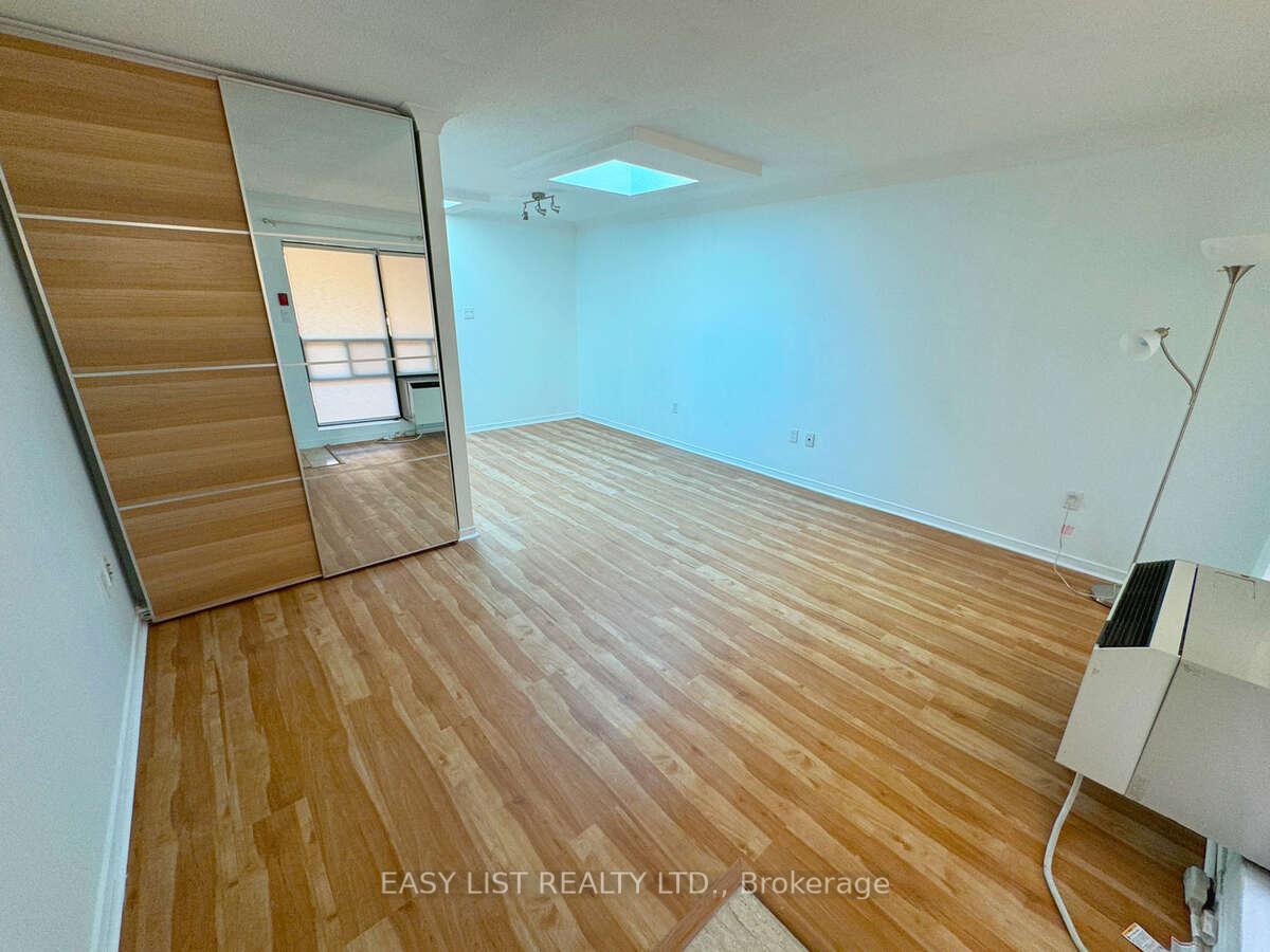 Photo 36 of Unit 25, 2112 Queen Street E, Toronto, The Beaches — HOMEH