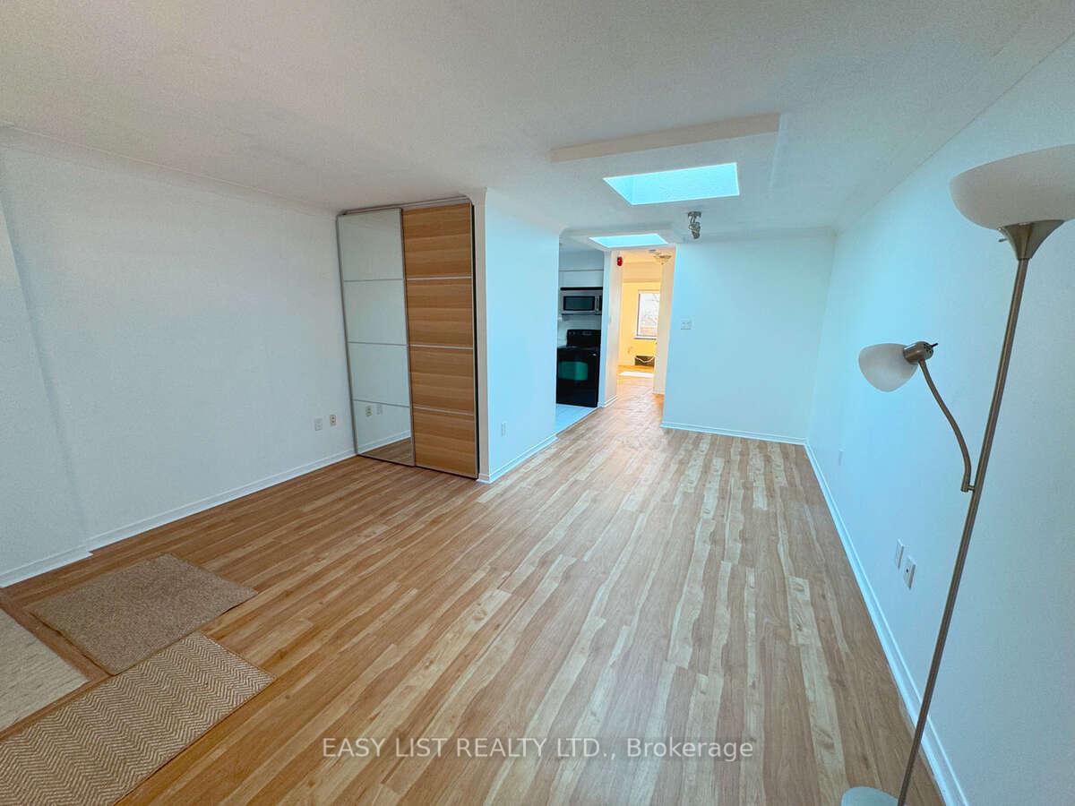 Photo 18 of Unit 25, 2112 Queen Street E, Toronto, The Beaches — HOMEH