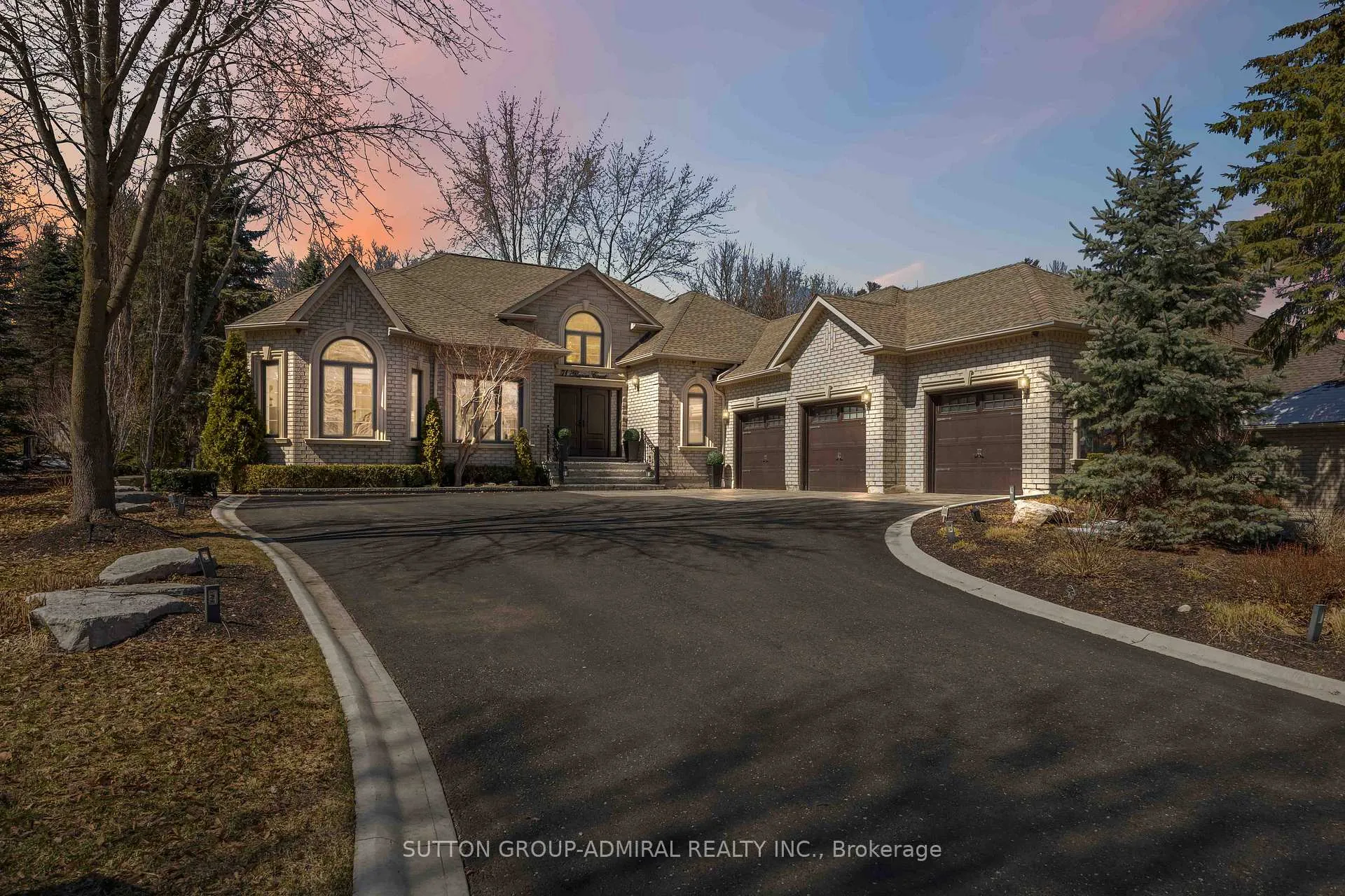 Front of 71 Glacier Court