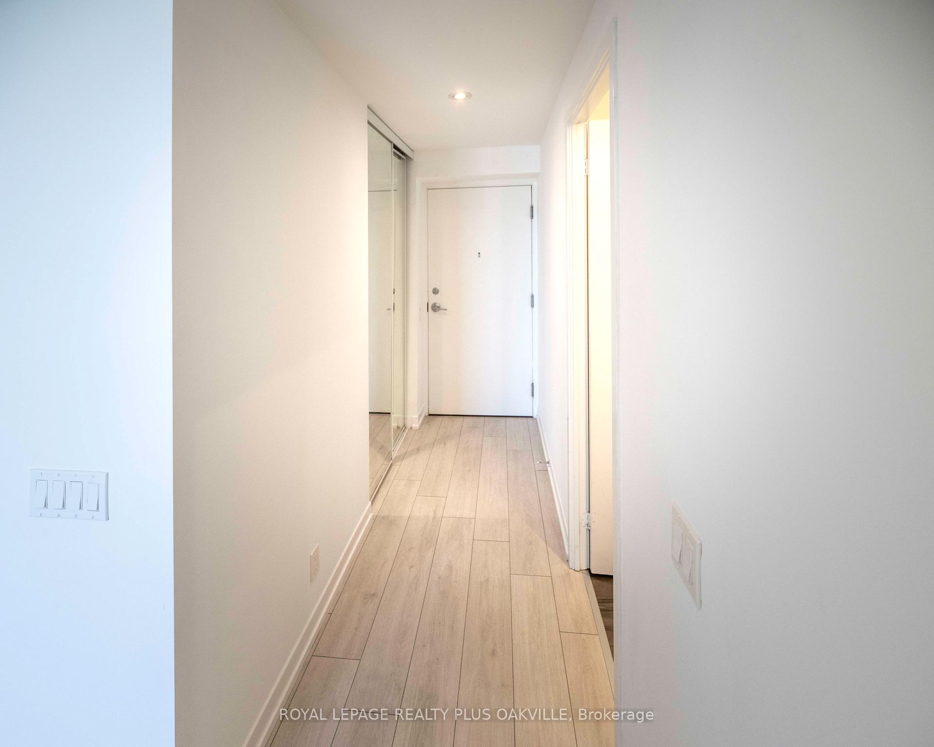 Photo 5 of Unit 3315, 950 Portage Parkway, Vaughan, Vaughan Corporate Centre — HOMEH