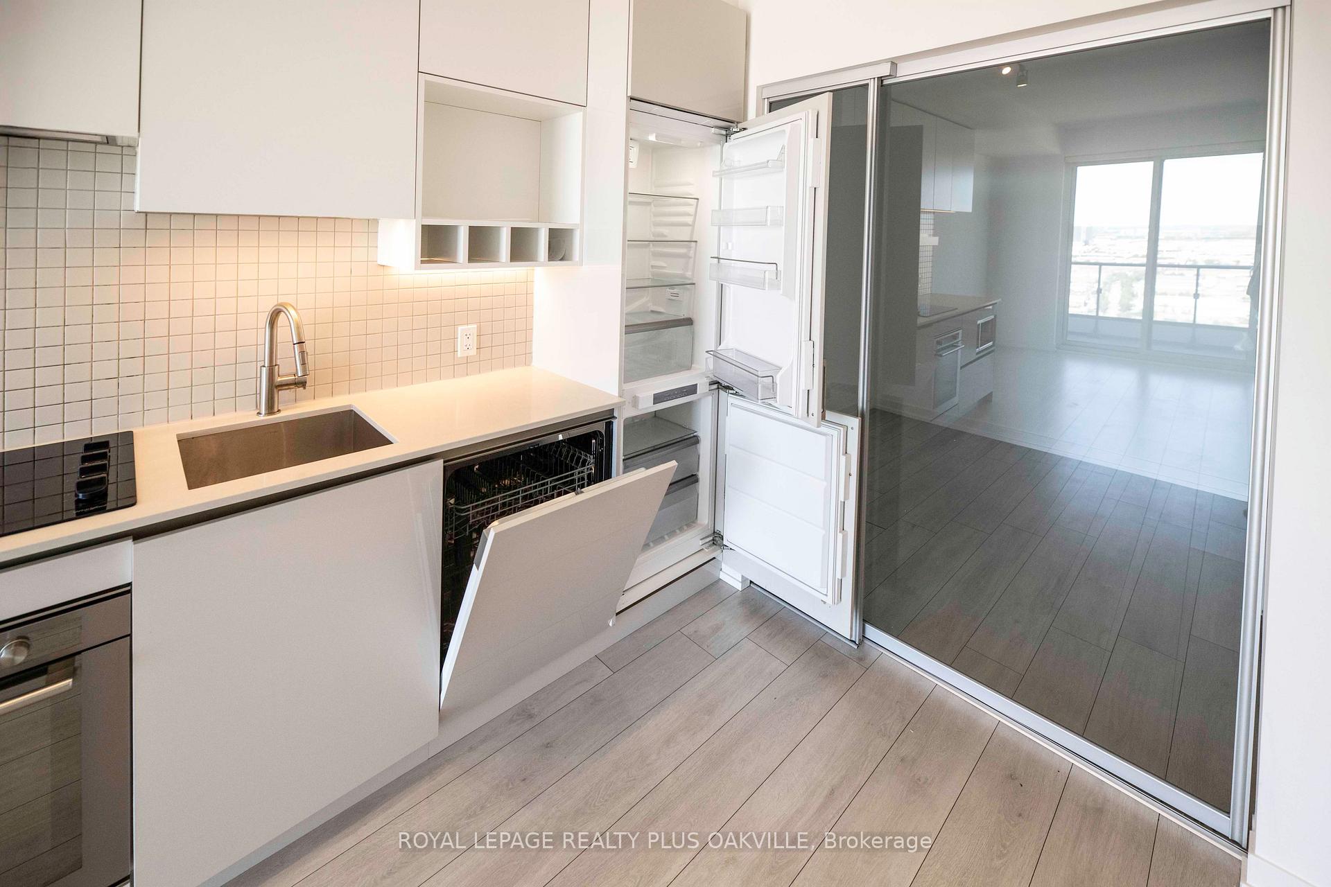 Photo 7 of Unit 3315, 950 Portage Parkway, Vaughan, Vaughan Corporate Centre — HOMEH