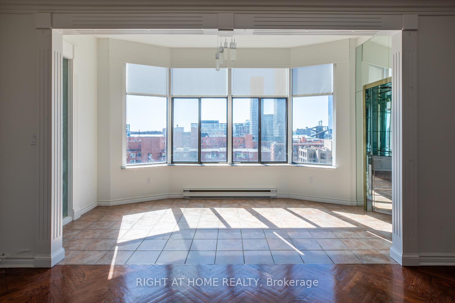 Photo 5 of Unit 1004, 135 George Street S, Toronto, Waterfront Communities — HOMEH