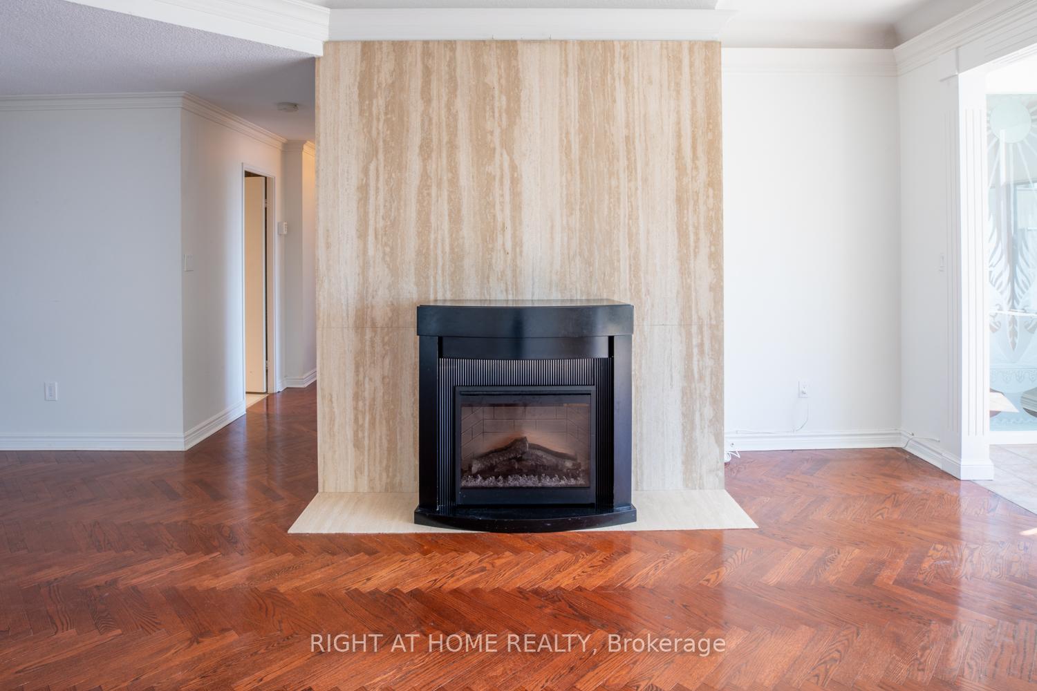 Photo 7 of Unit 1004, 135 George Street S, Toronto, Waterfront Communities — HOMEH