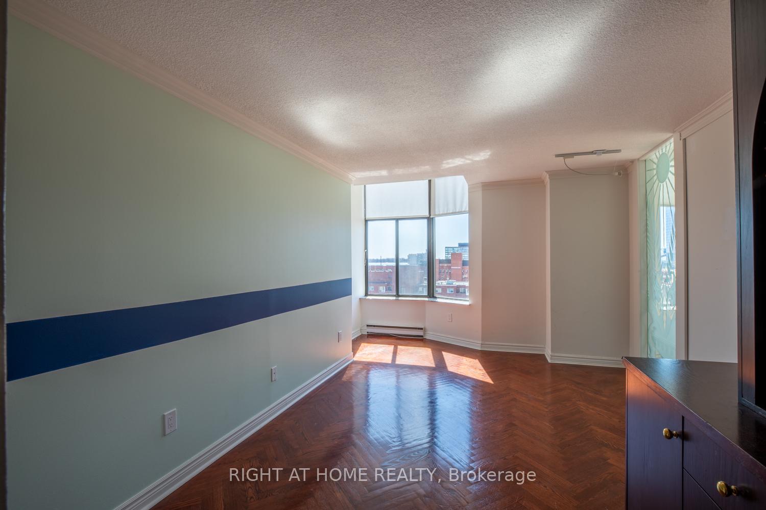 Photo 32 of Unit 1004, 135 George Street S, Toronto, Waterfront Communities — HOMEH