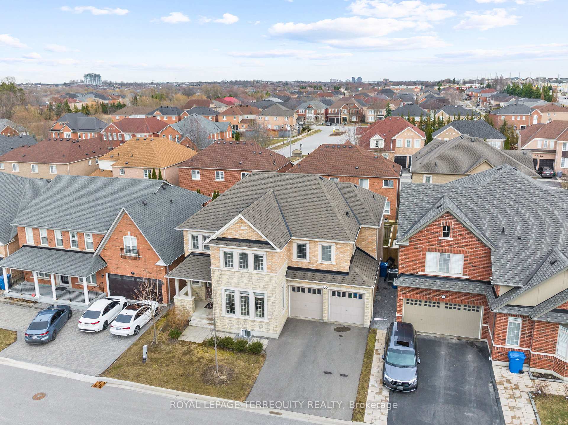 Photo 3 of 9 Schoolbridge Street, Ajax, Northwest Ajax — HOMEH