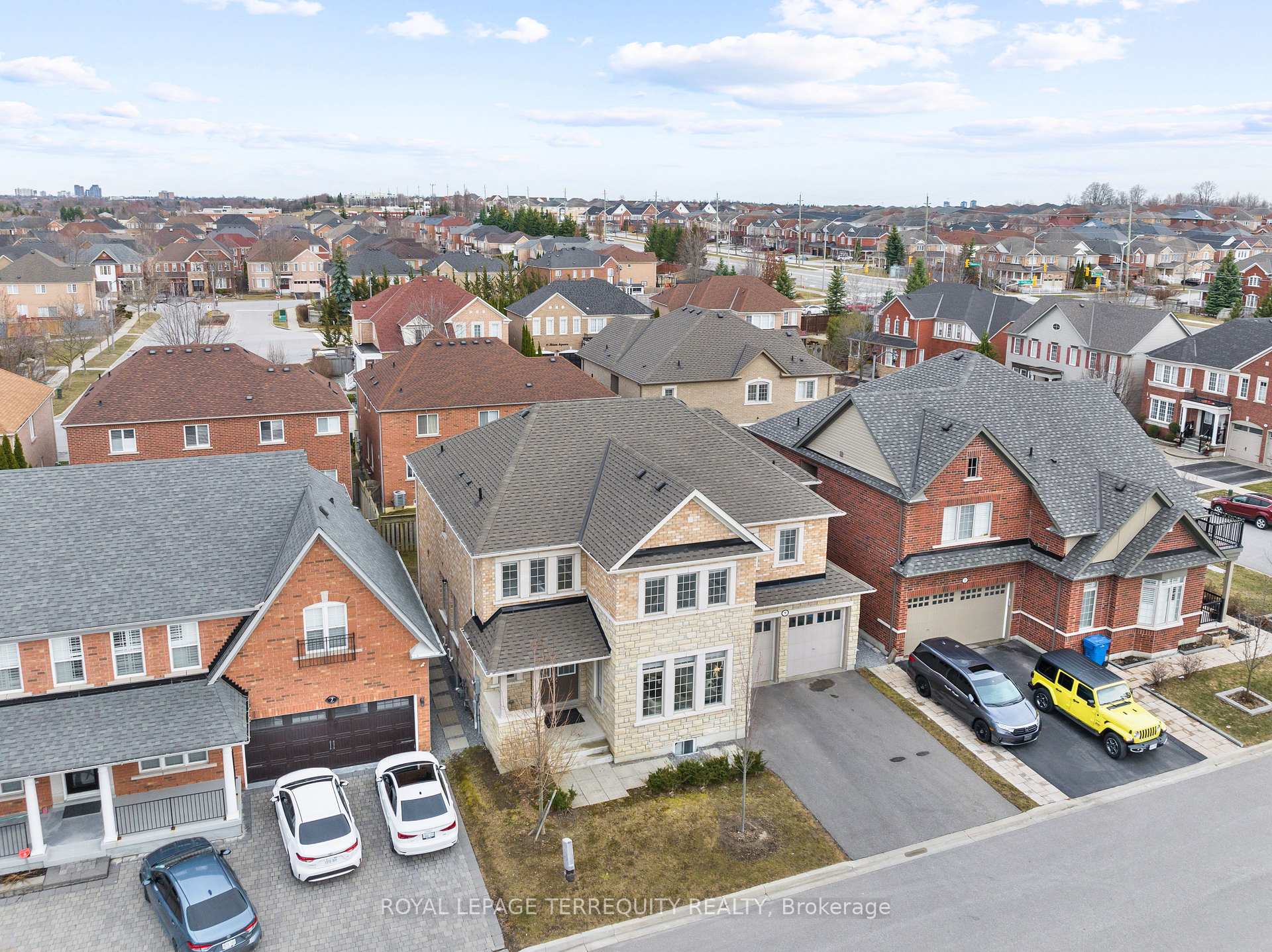 Photo 4 of 9 Schoolbridge Street, Ajax, Northwest Ajax — HOMEH