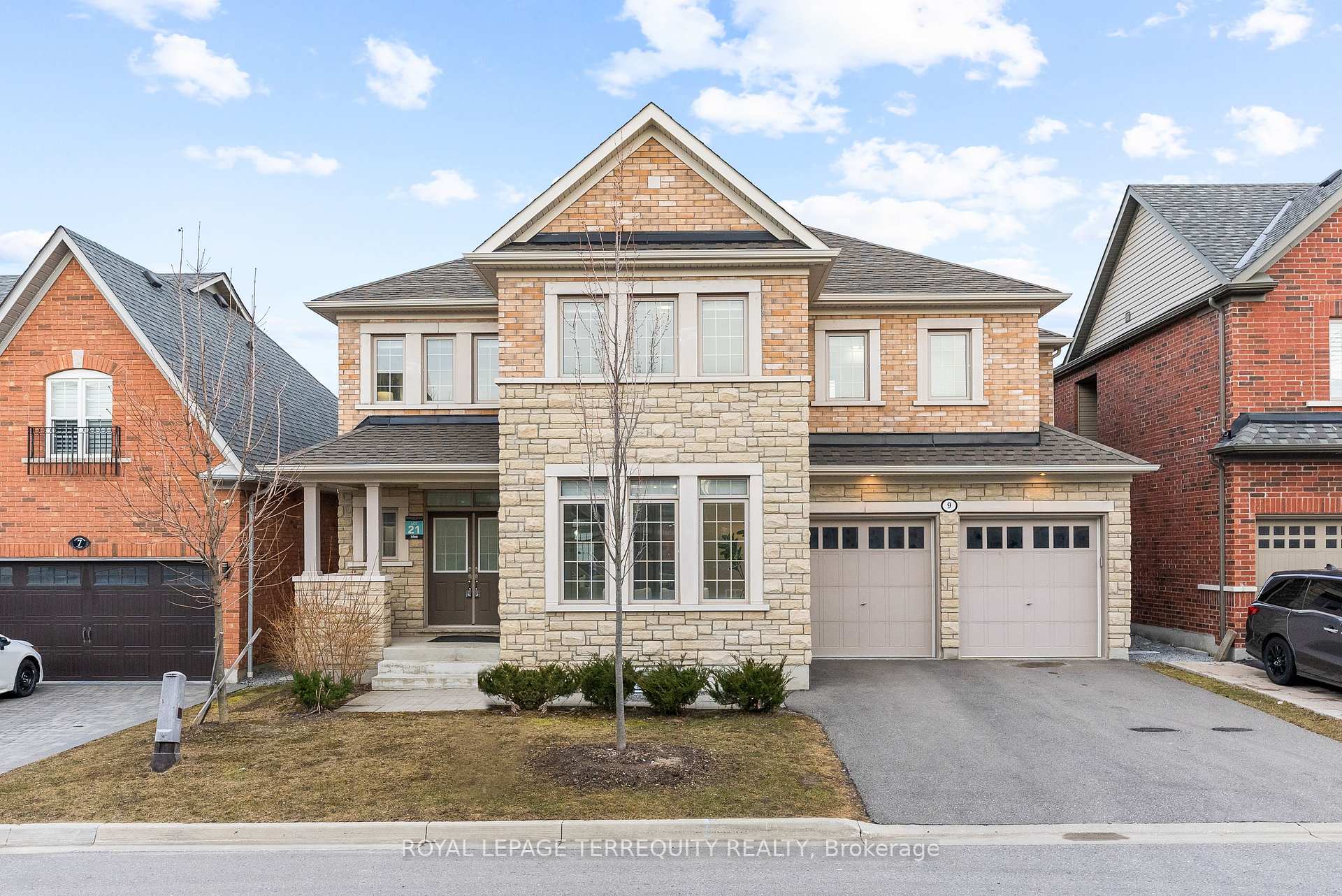 Photo 5 of 9 Schoolbridge Street, Ajax, Northwest Ajax — HOMEH