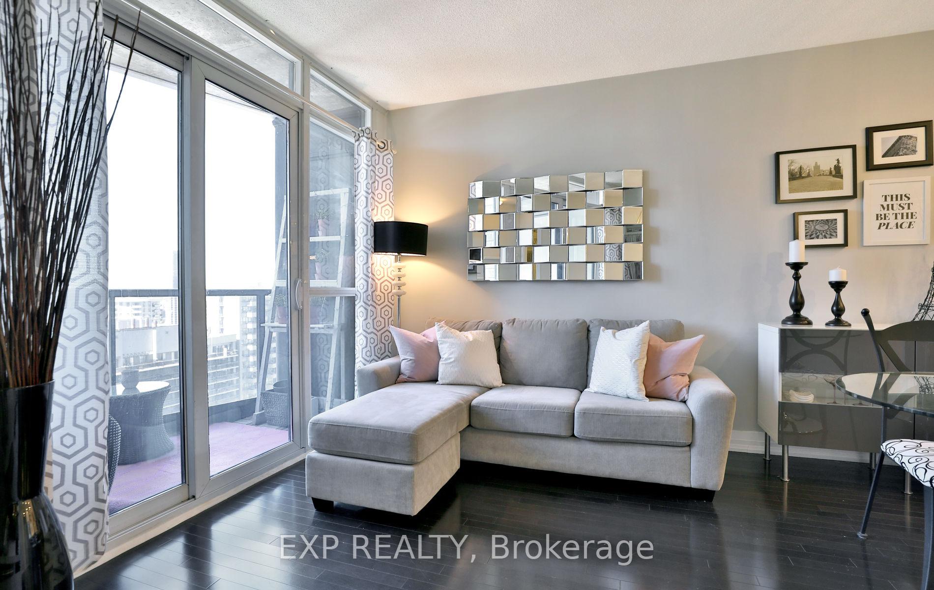 Photo 5 of Unit 3103, 21 Carlton Street, Toronto, Church-Yonge Corridor — HOMEH