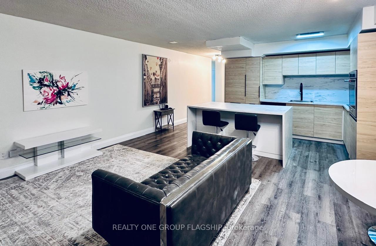 Photo 6 of Unit 1017, 25 The Esplanade, Toronto, Waterfront Communities — HOMEH