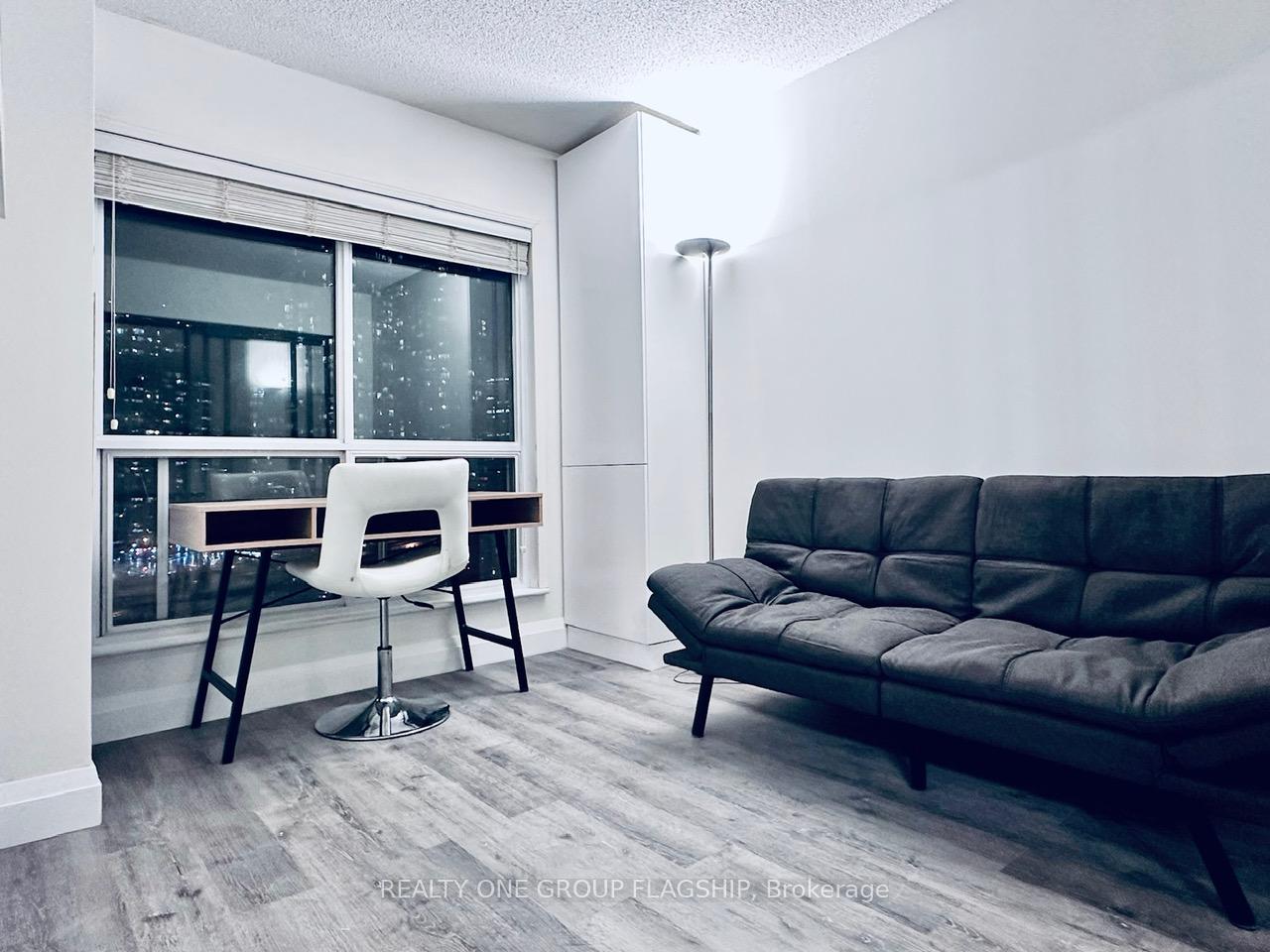 Photo 13 of Unit 1017, 25 The Esplanade, Toronto, Waterfront Communities — HOMEH