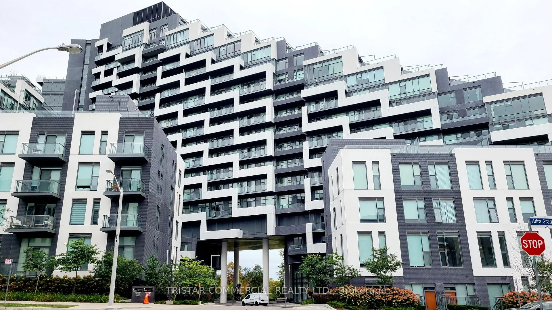 Front of Unit 919, 25 Adra Grado Way