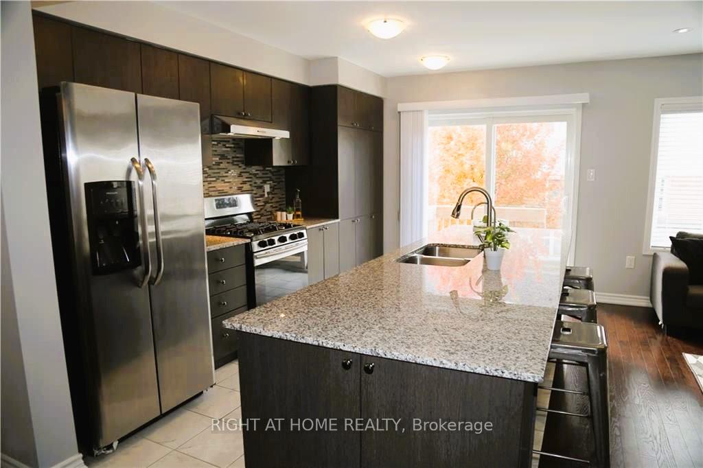 Photo 3 of Unit 114, 527 Goldenrod Lane, Kitchener — HOMEH