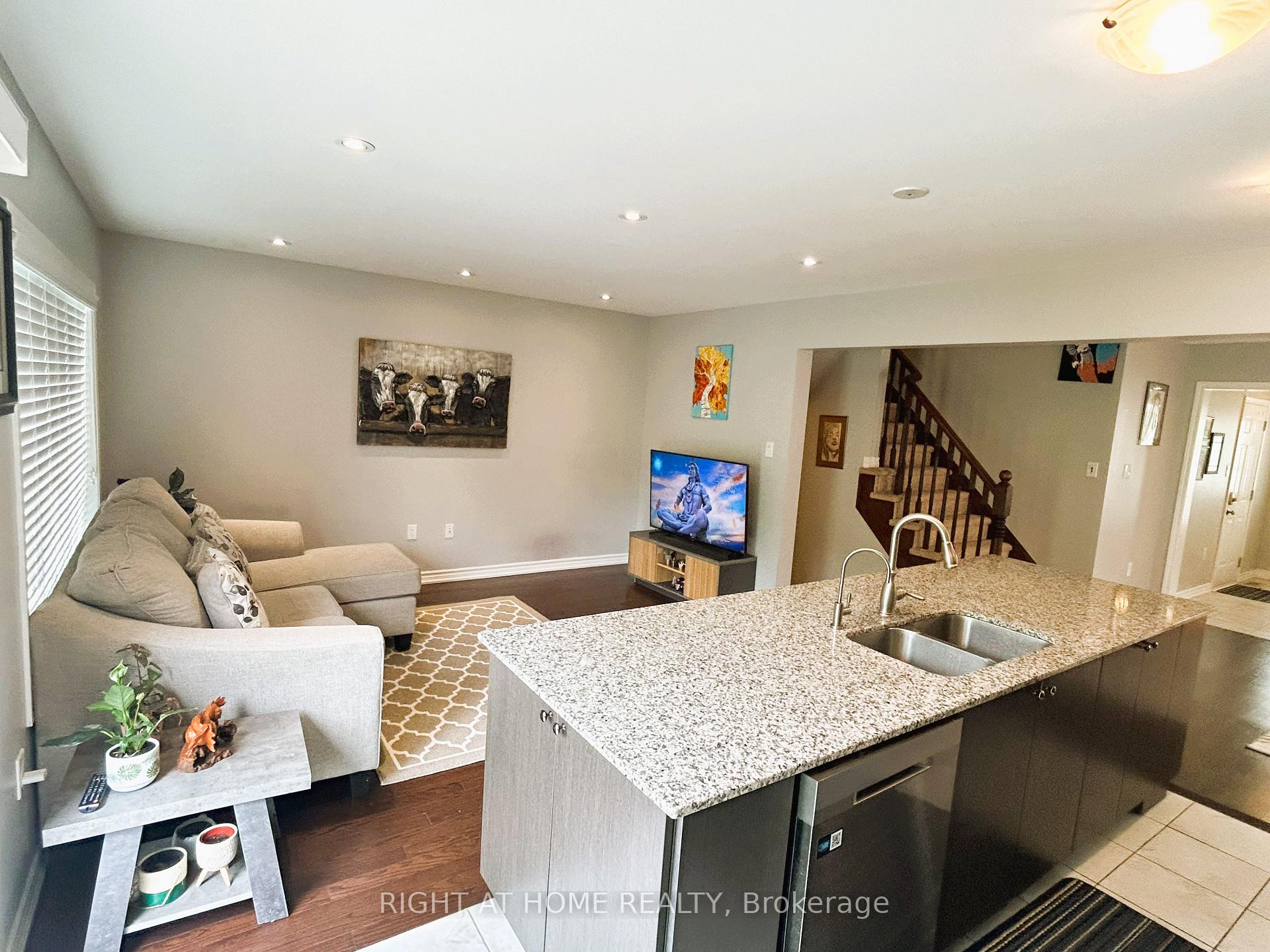Photo 6 of Unit 114, 527 Goldenrod Lane, Kitchener — HOMEH
