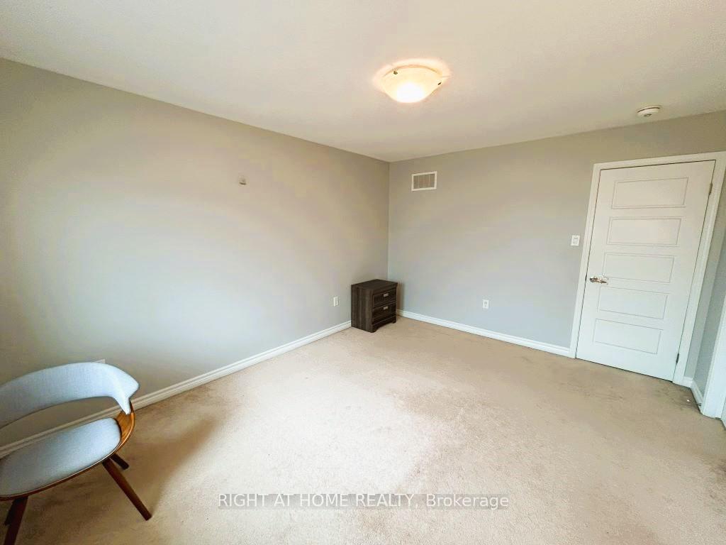 Photo 14 of Unit 114, 527 Goldenrod Lane, Kitchener — HOMEH