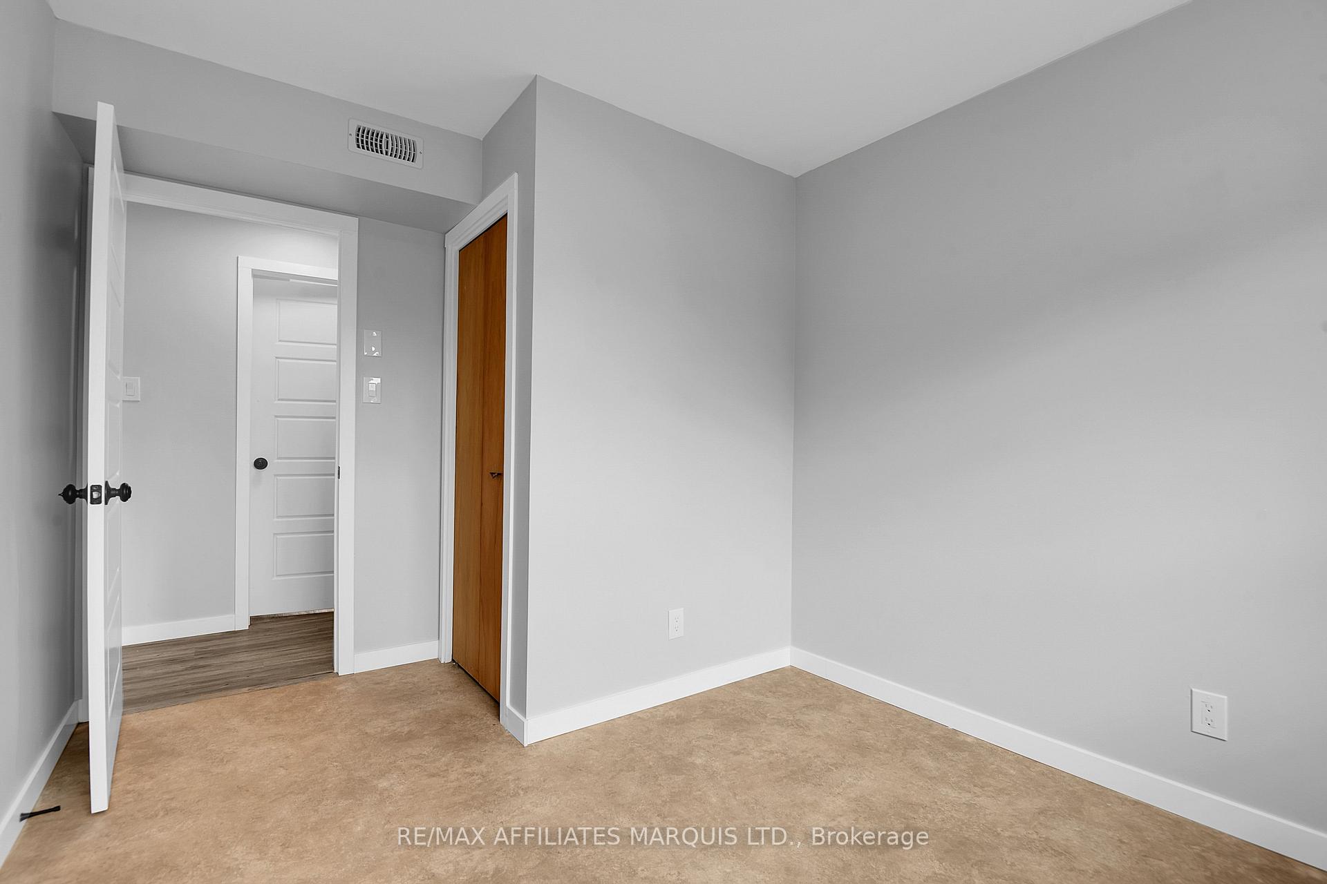 Photo 4 of 3212 Johnston Avenue, Cornwall — HOMEH