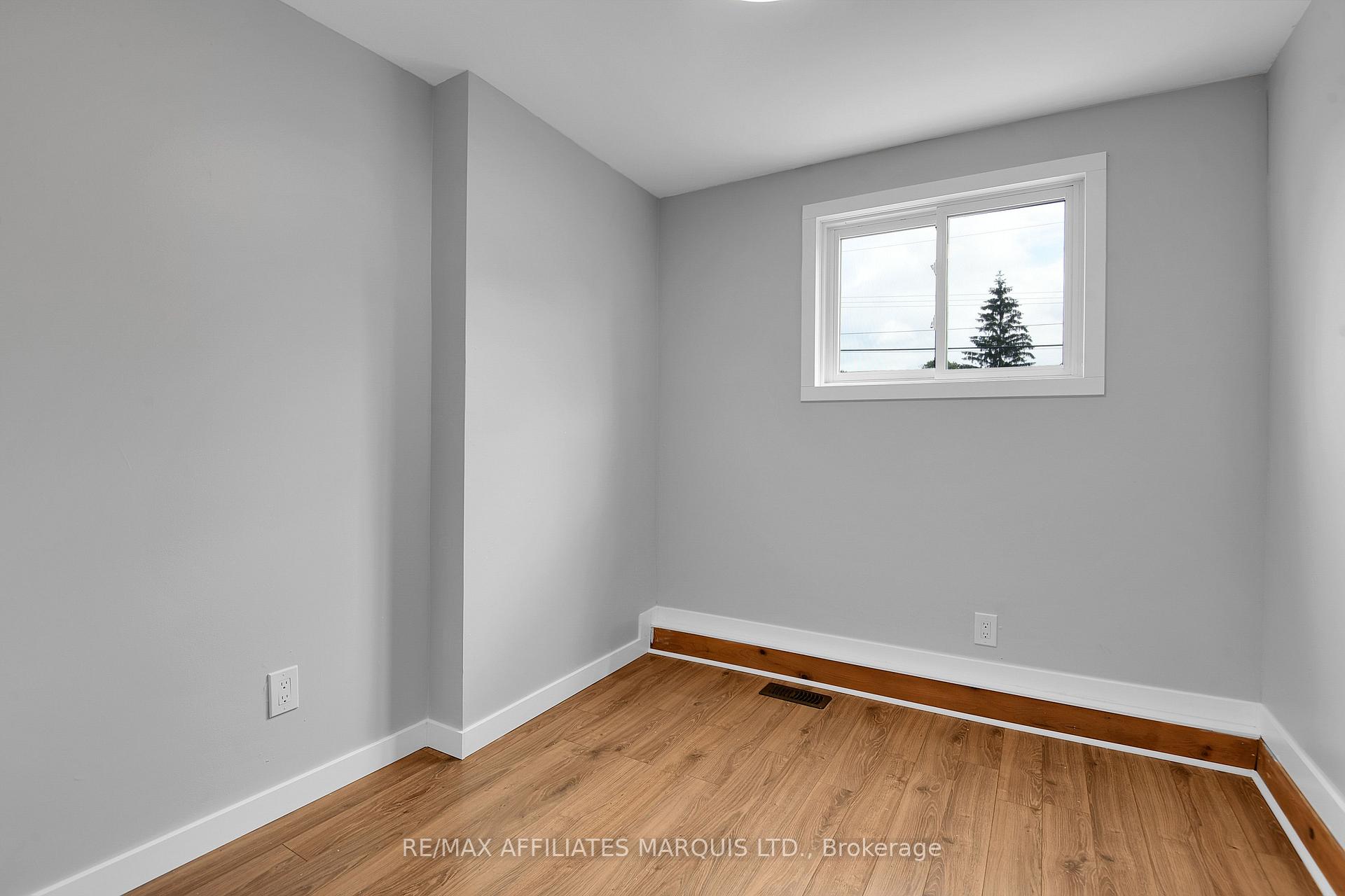 Photo 7 of 3212 Johnston Avenue, Cornwall — HOMEH