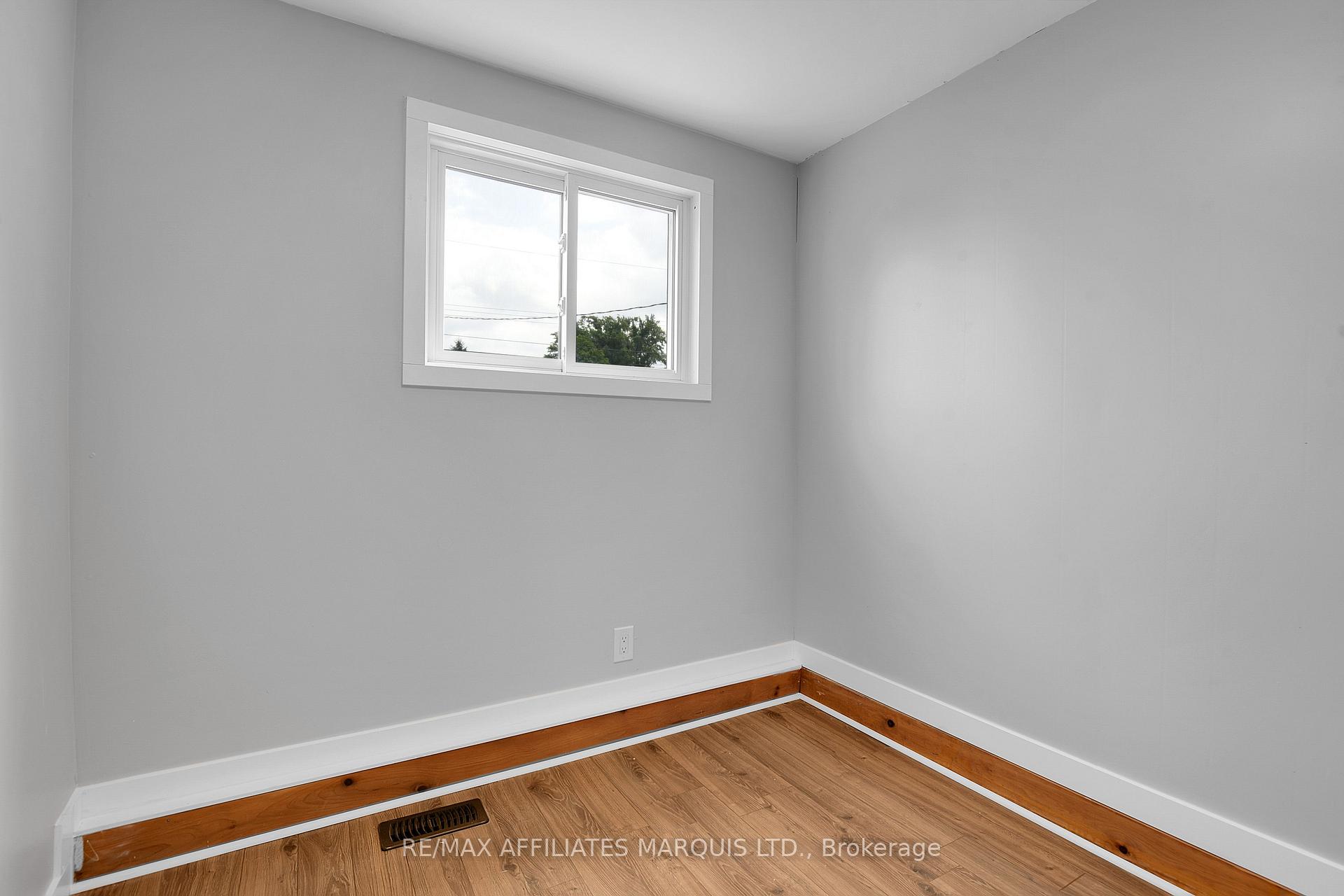 Photo 8 of 3212 Johnston Avenue, Cornwall — HOMEH
