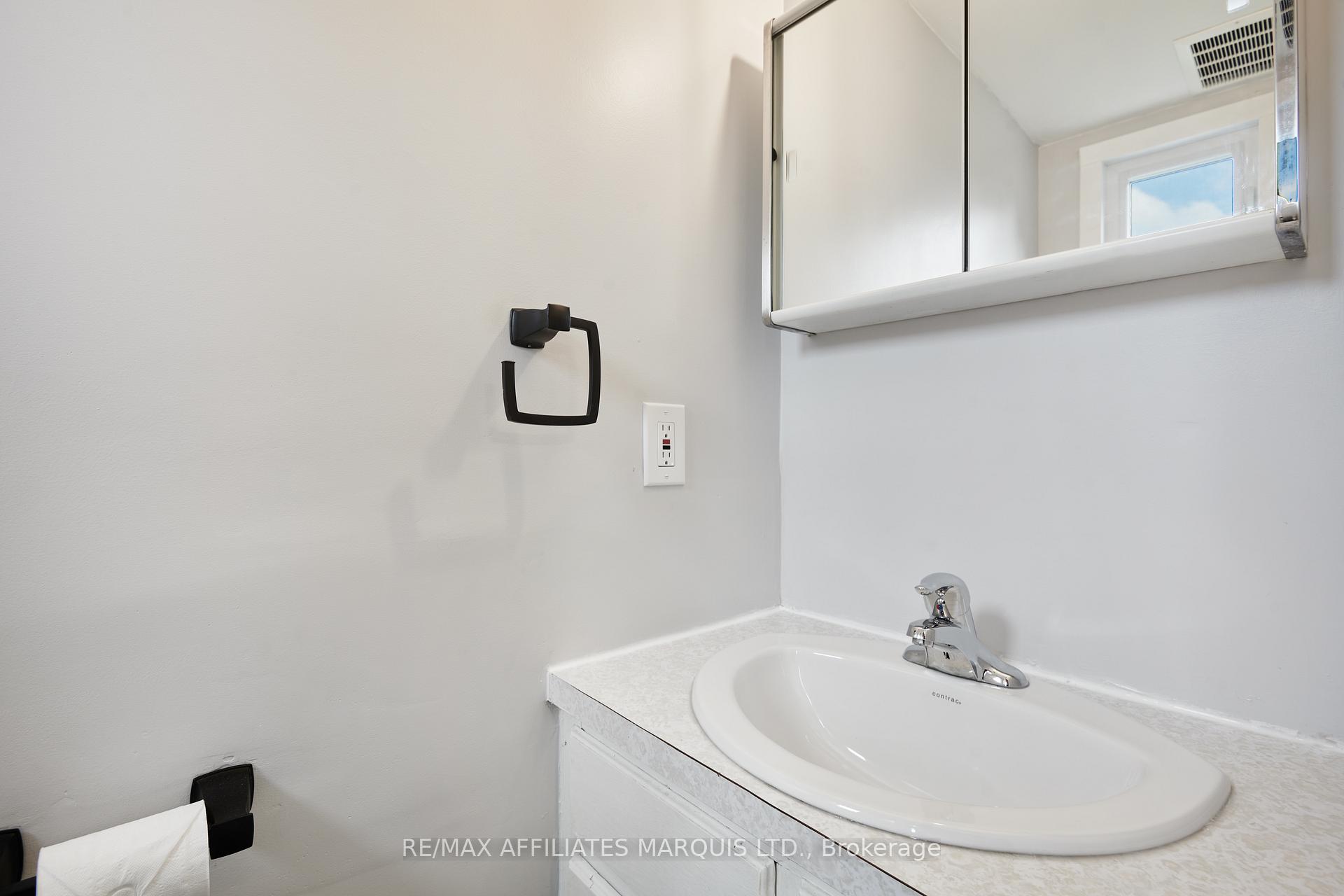 Photo 10 of 3212 Johnston Avenue, Cornwall — HOMEH