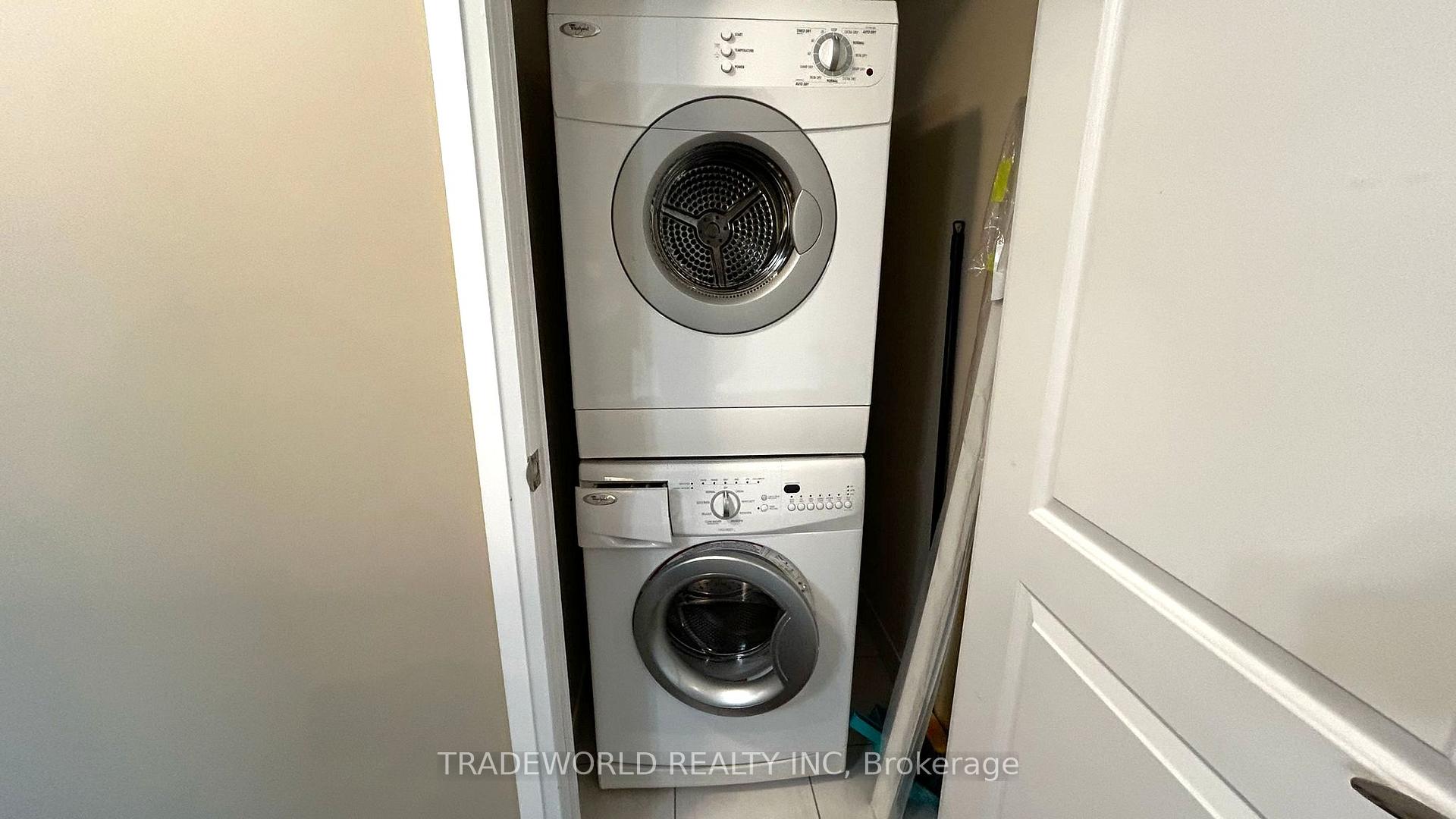Photo 15 of Unit 416, 20 North Park Road, Vaughan, Beverley Glen — HOMEH