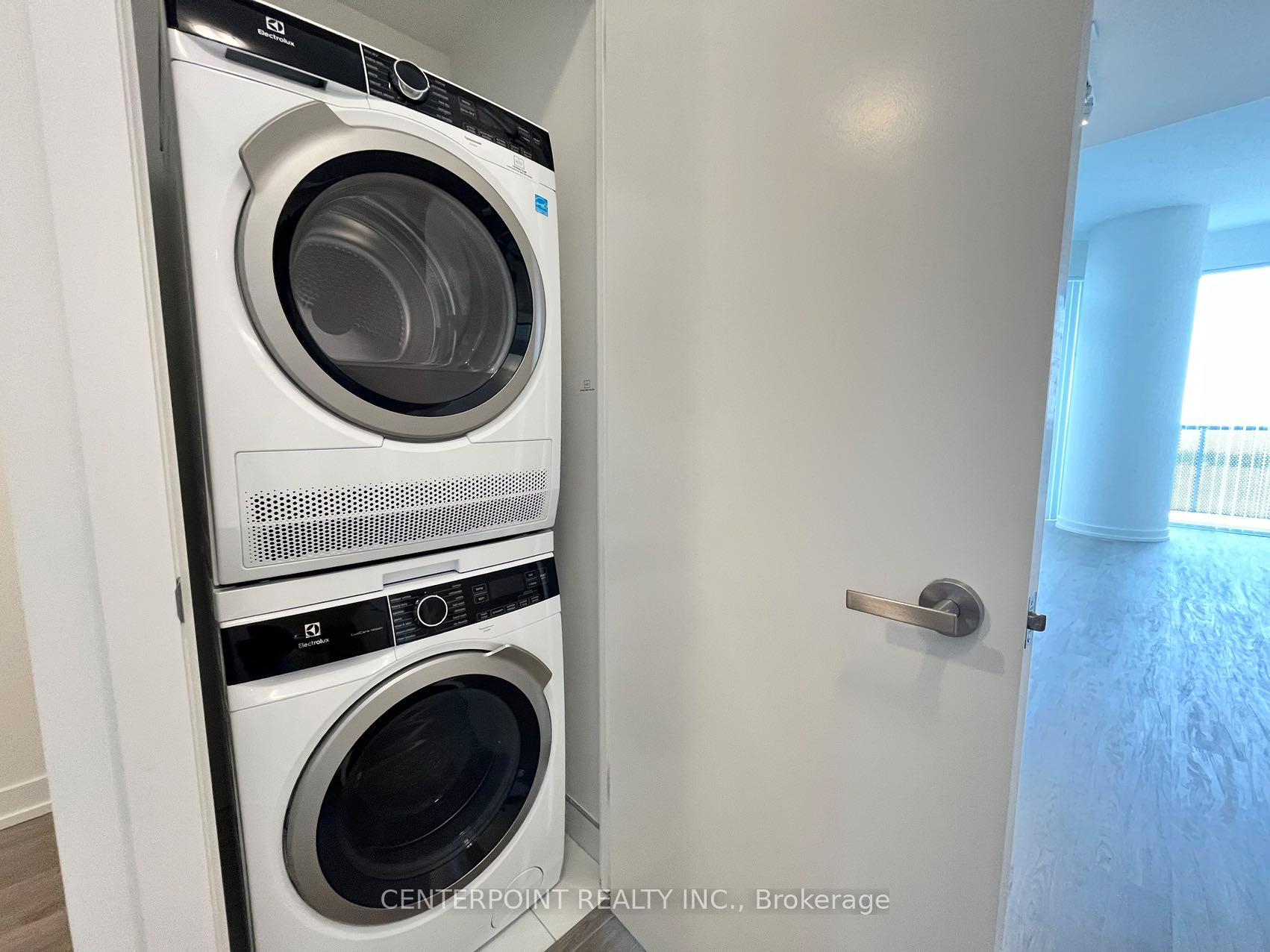 Photo 5 of Unit 5009, 55 Cooper Street, Toronto, Waterfront Communities — HOMEH