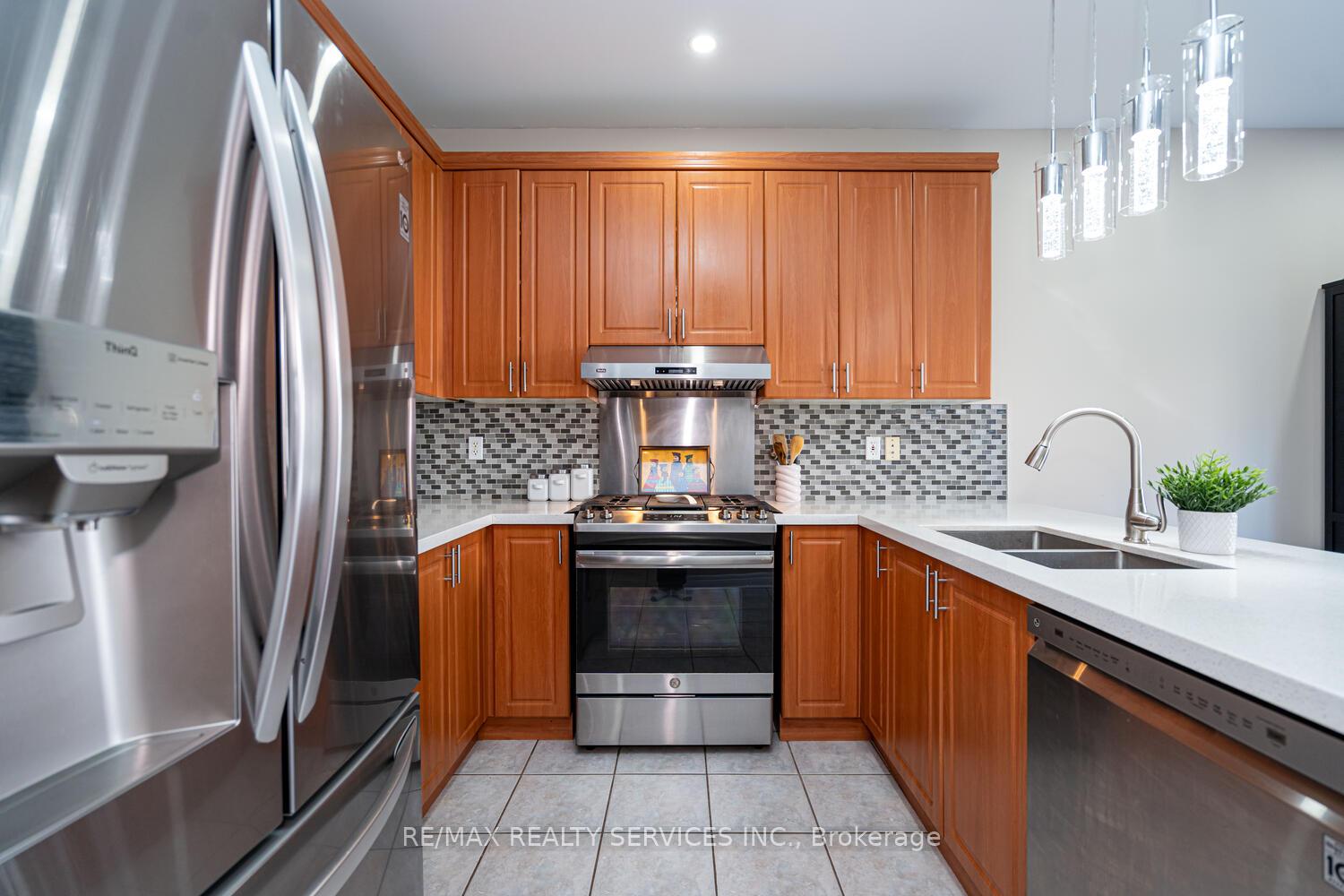 Photo 17 of 6 Foxhollow Road, Brampton, Northwest Sandalwood Parkway — HOMEH