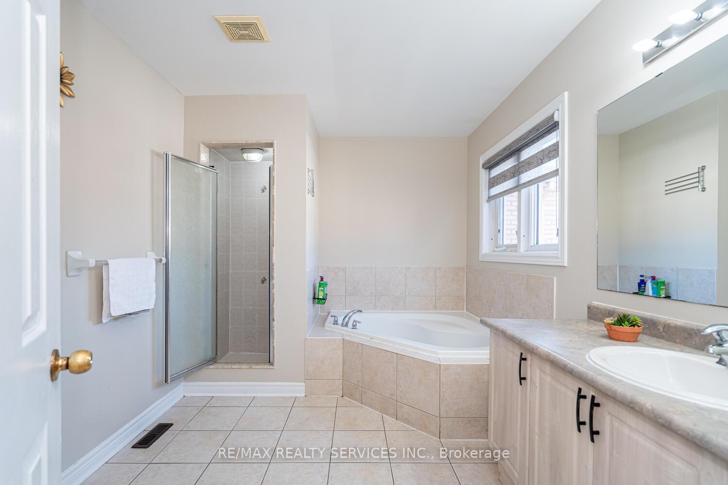 Photo 28 of 6 Foxhollow Road, Brampton, Northwest Sandalwood Parkway — HOMEH
