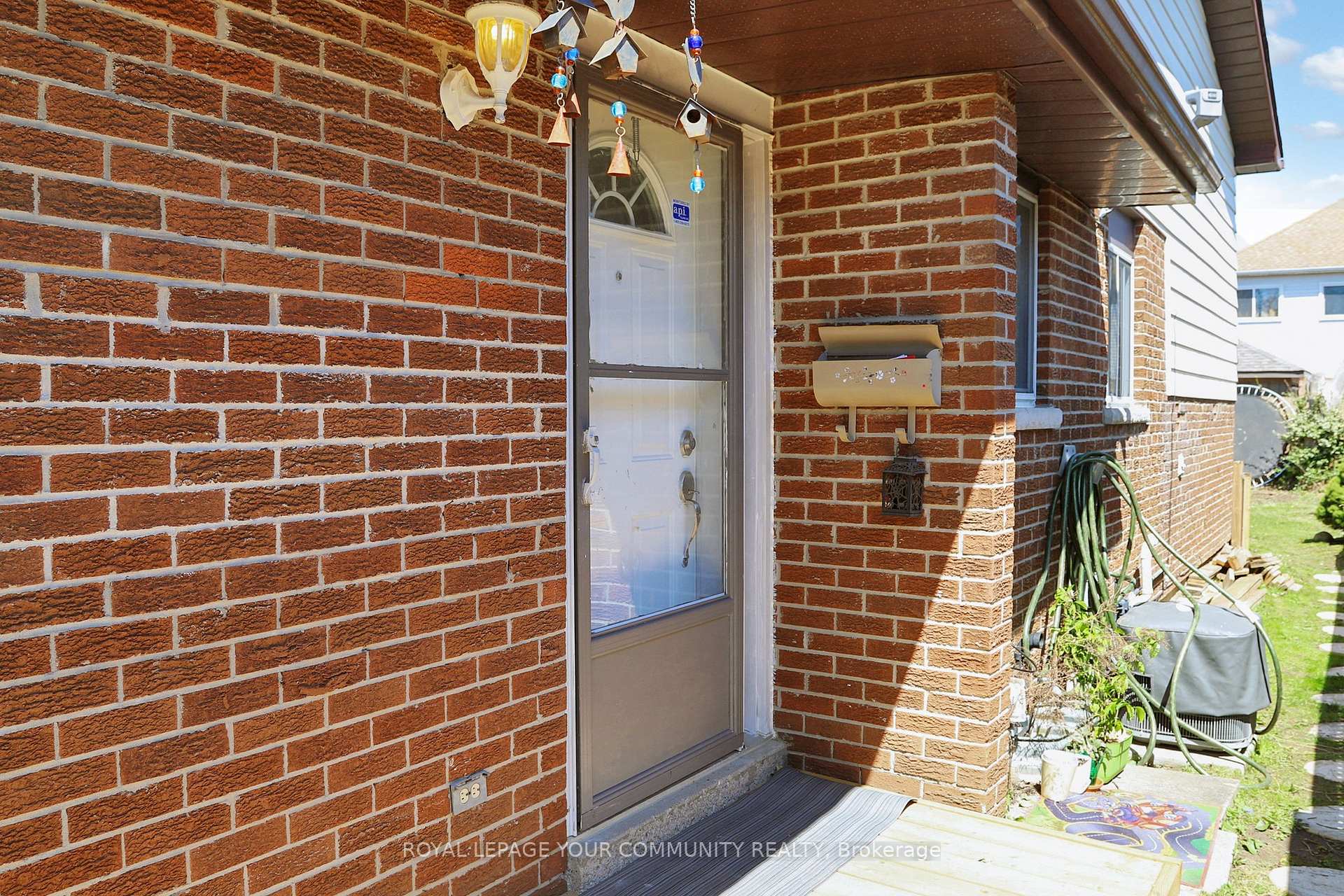 Photo 5 of 41 Maplehurst Crescent, Barrie, Cundles East — HOMEH