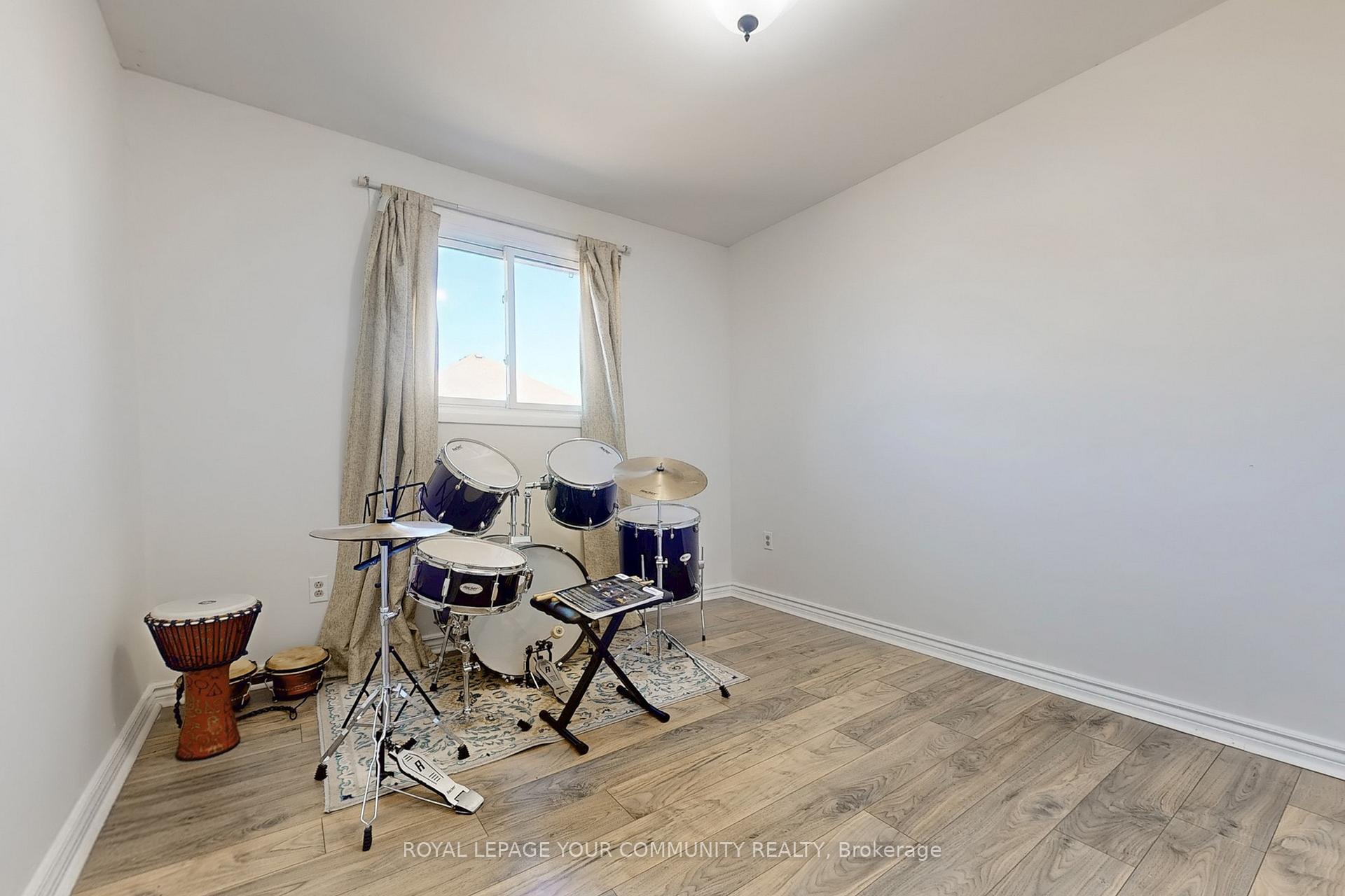 Photo 23 of 41 Maplehurst Crescent, Barrie, Cundles East — HOMEH