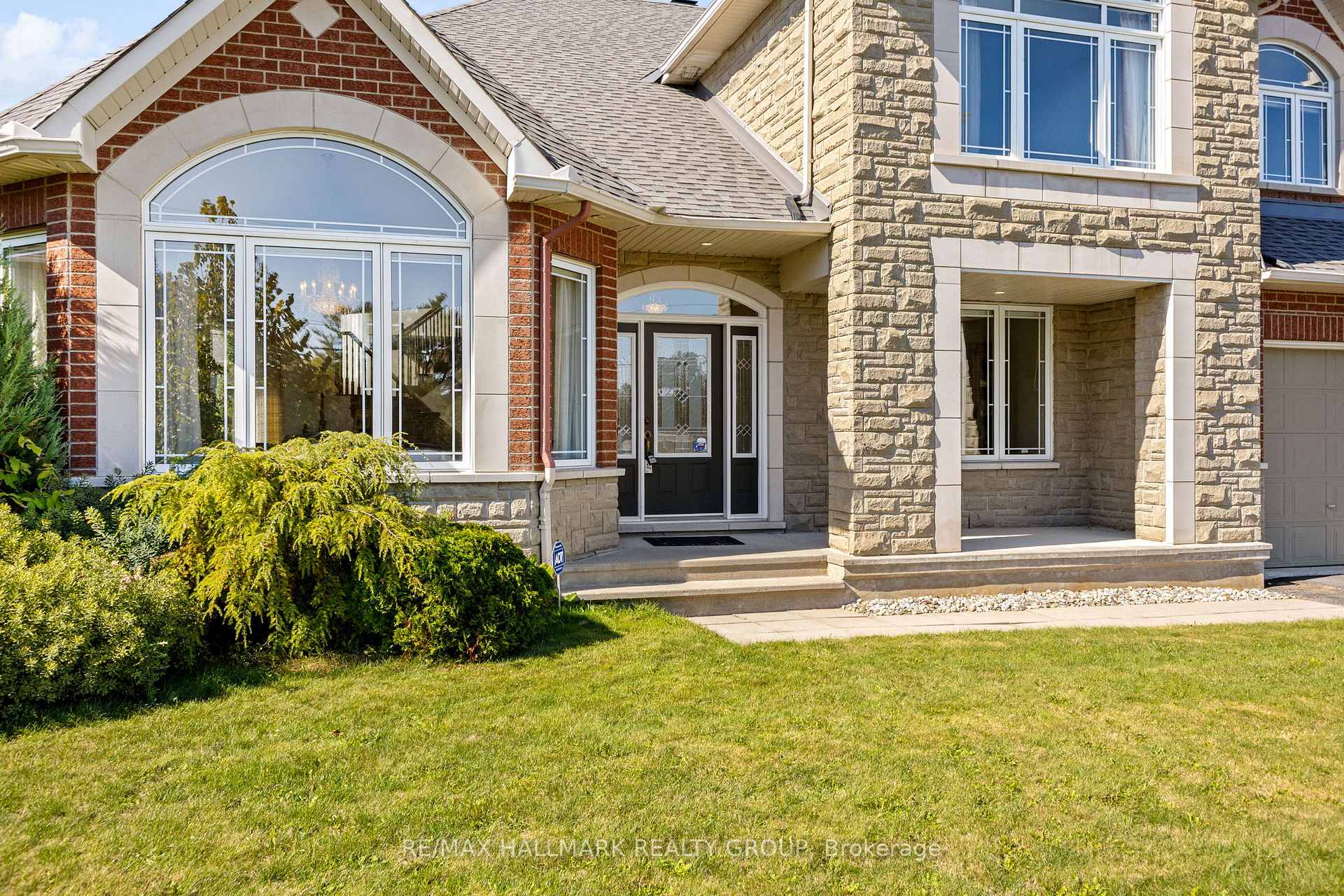 Photo 3 of 60 Winding Way, Ottawa, Barrhaven East — HOMEH